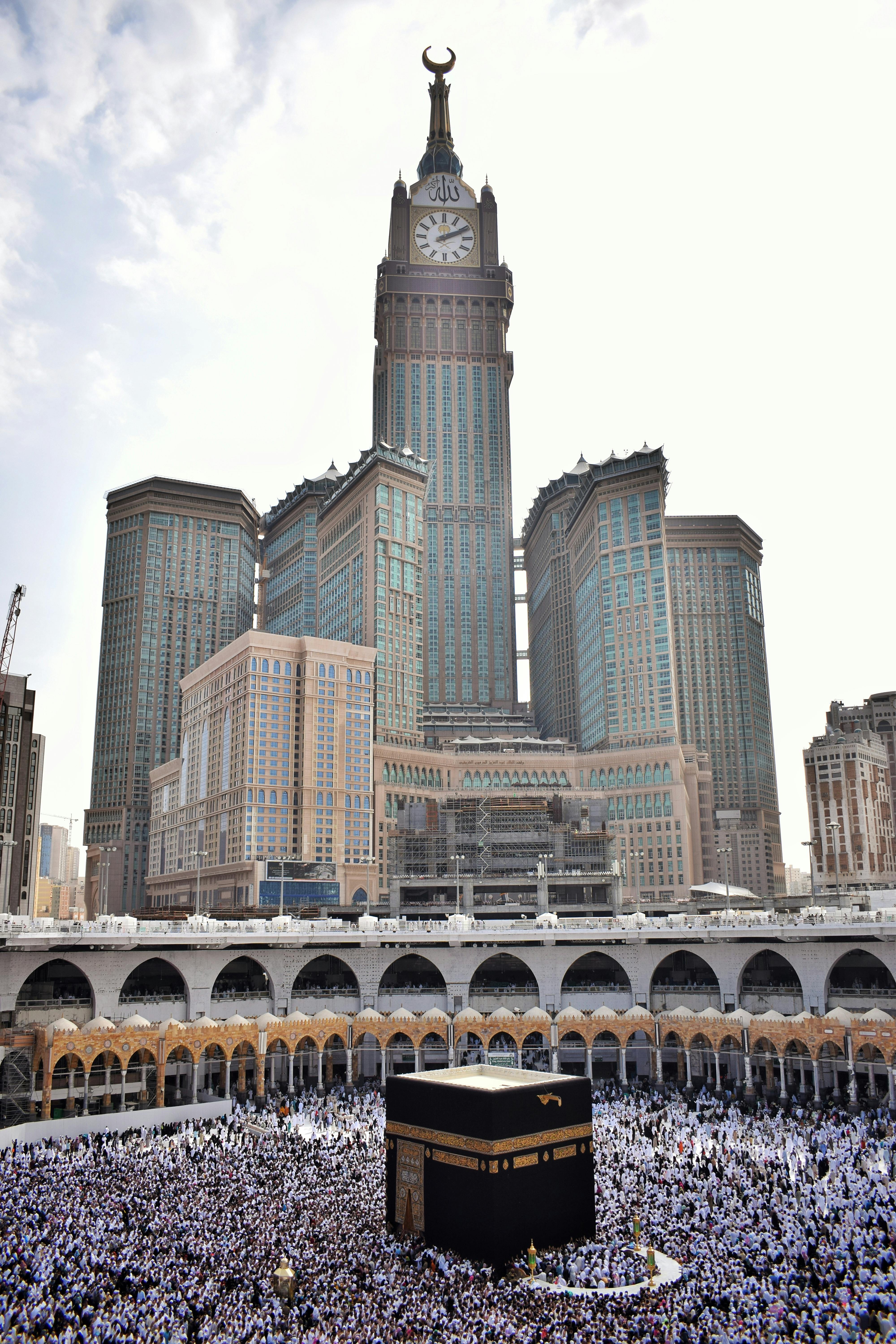 4000x6000 Makkah Royal Clock Tower Hotel in Saudi Arabia · Free