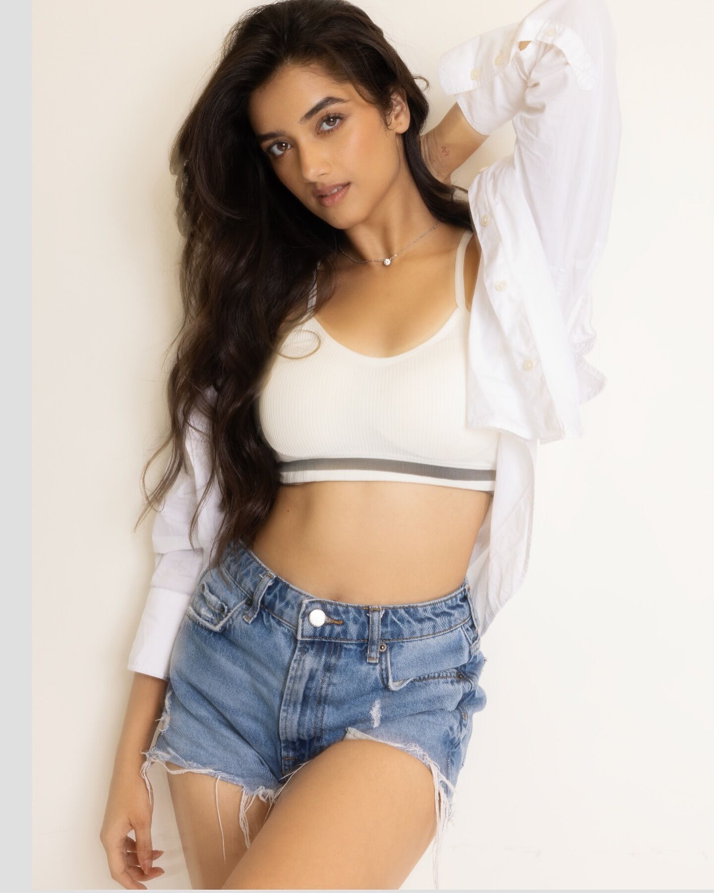 1440x1800 Bhagyashri Borse making waves with her glamour