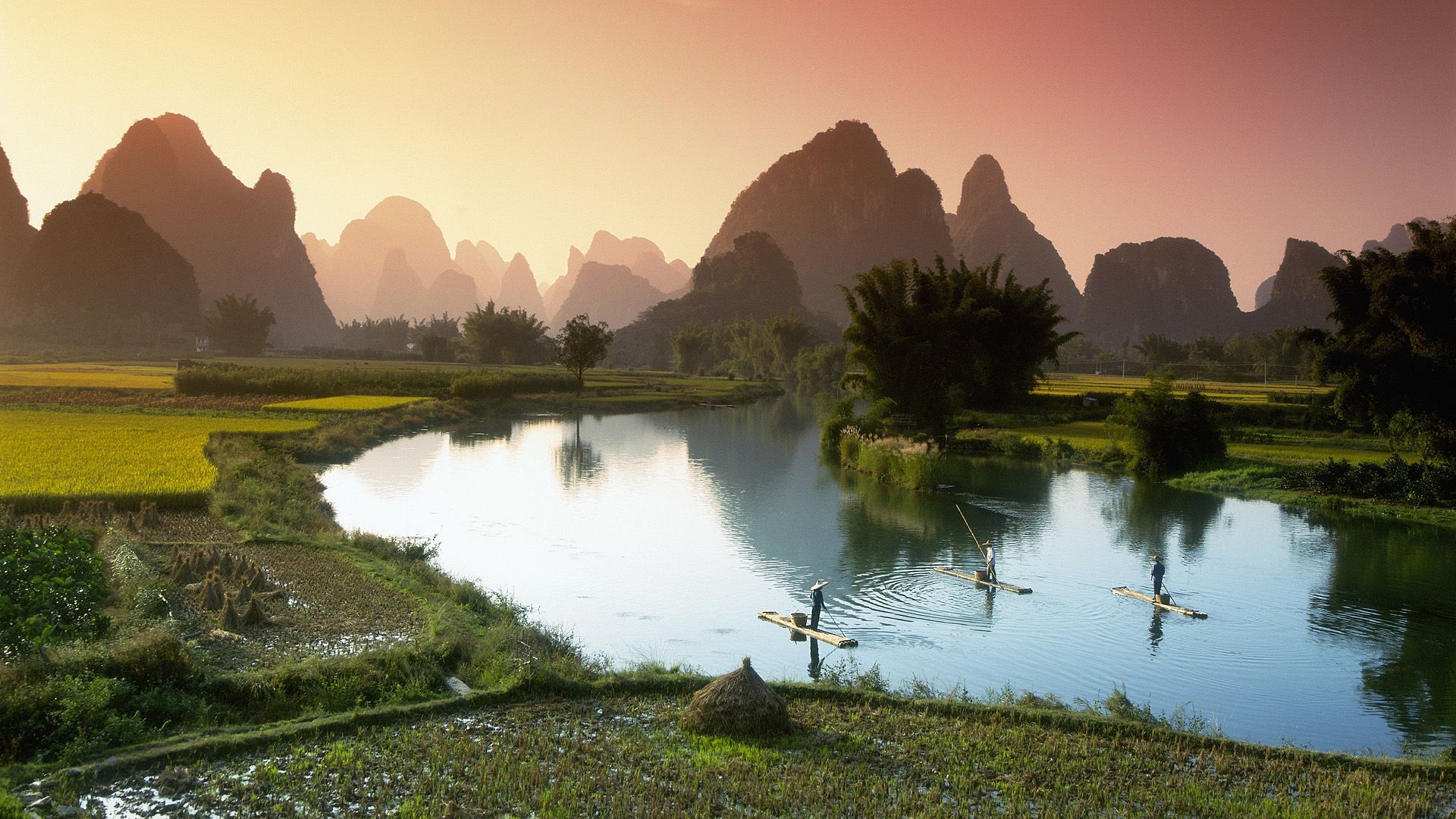 1920x1080 Serenity of Nanling Mountains: HD Wallpaper of Li River, China