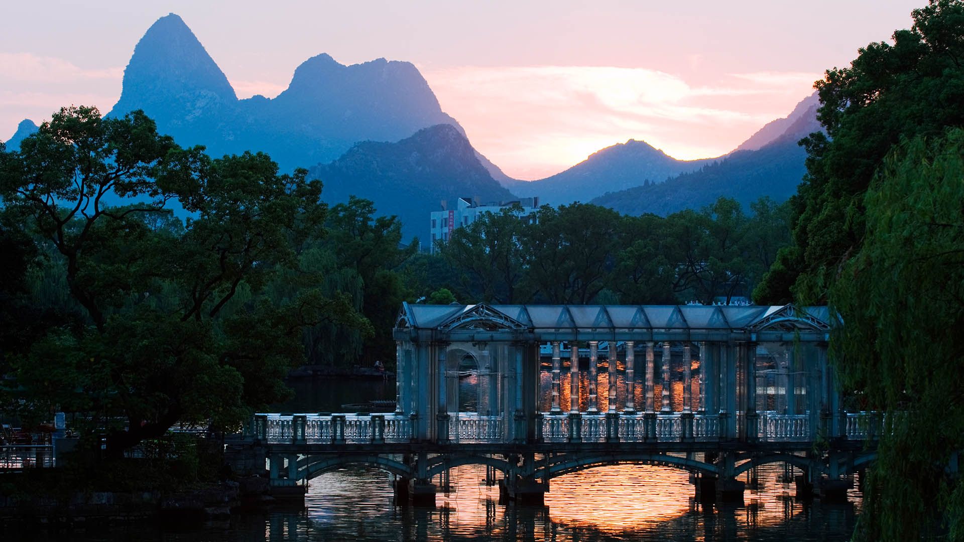 1920x1080 Banyan Lake, Guilin, Guangxi Province, China. Windows Spotlight Image