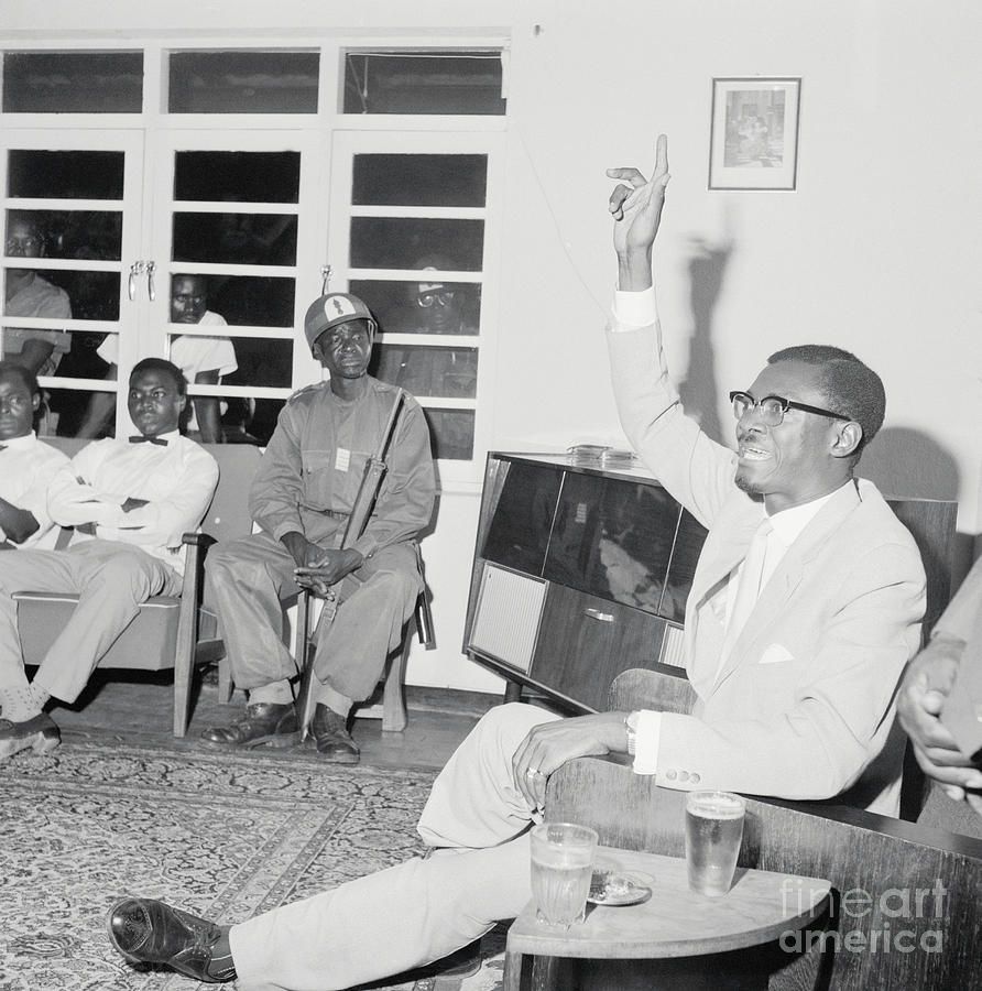 892x900 Patrice Lumumba Holding An Expulsion