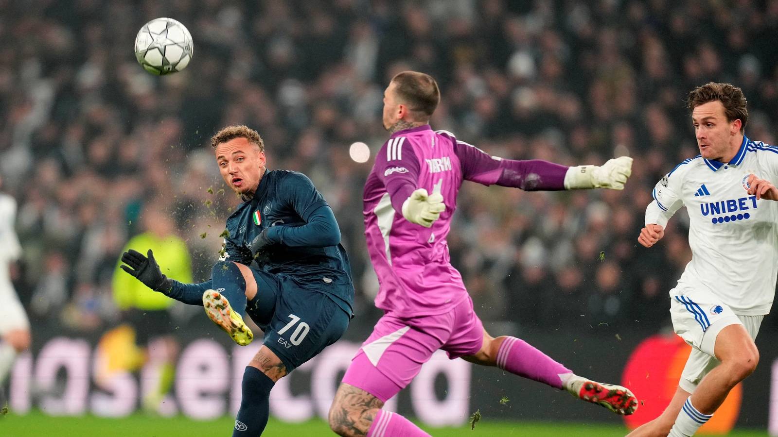 1600x900 Fulham now join Everton in race for Noa Lang amid update on Napoli future