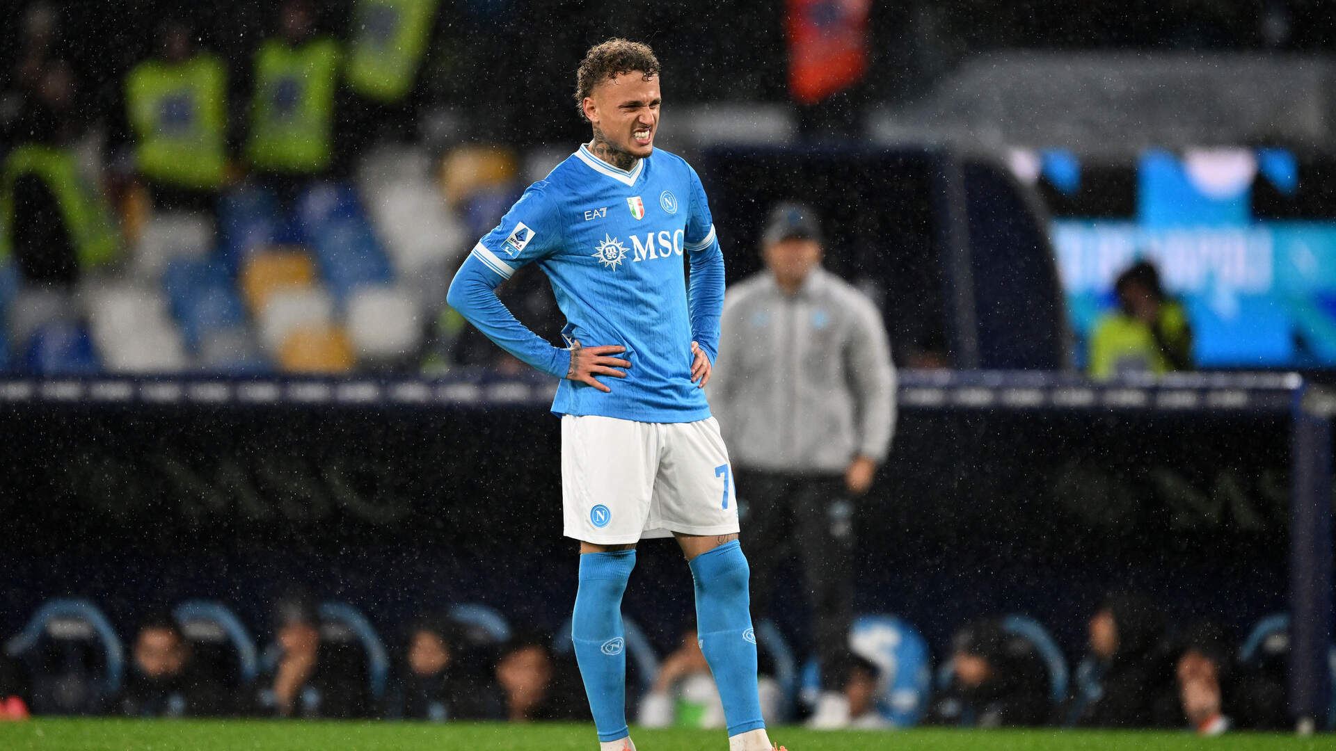 1920x1080 Napoli verspeelt met basisspeler Noa Lang punten tegen laagvlieger Hellas Verona, Inter wint wel en verstevigt koppositie