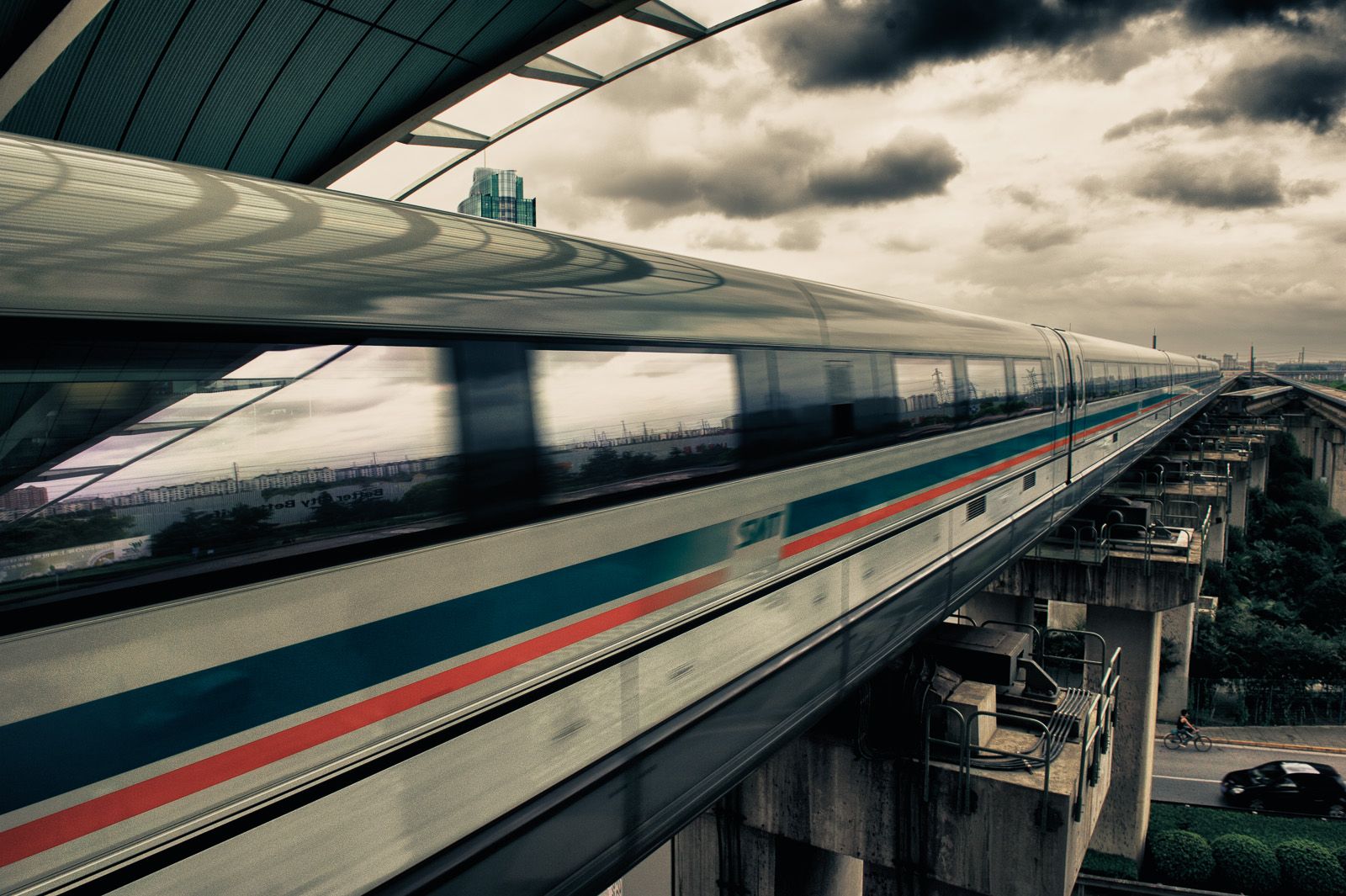 1600x1065 The Best Photo of the Shanghai Maglev