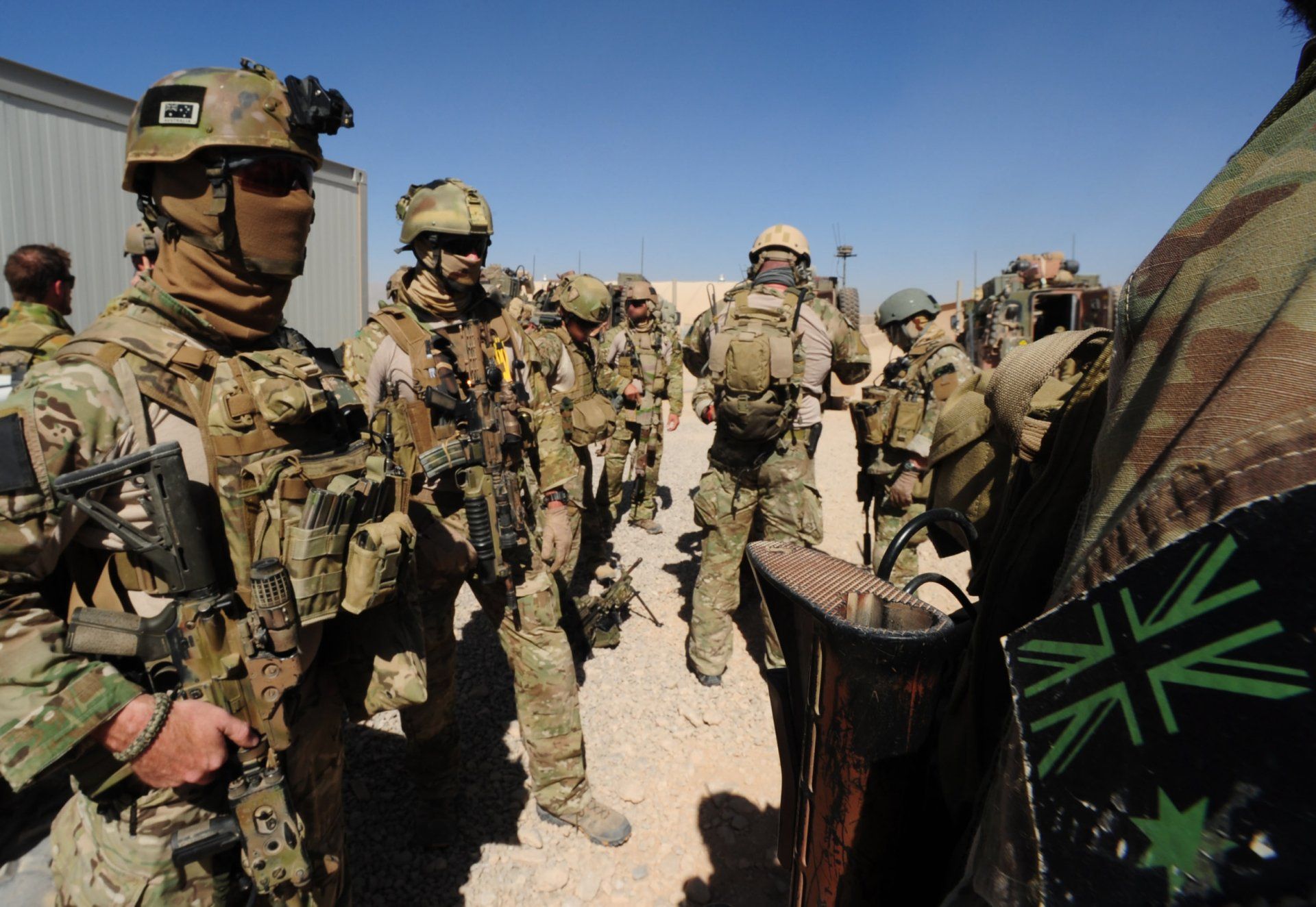 1920x1324 Australian Army Soldiers in Action