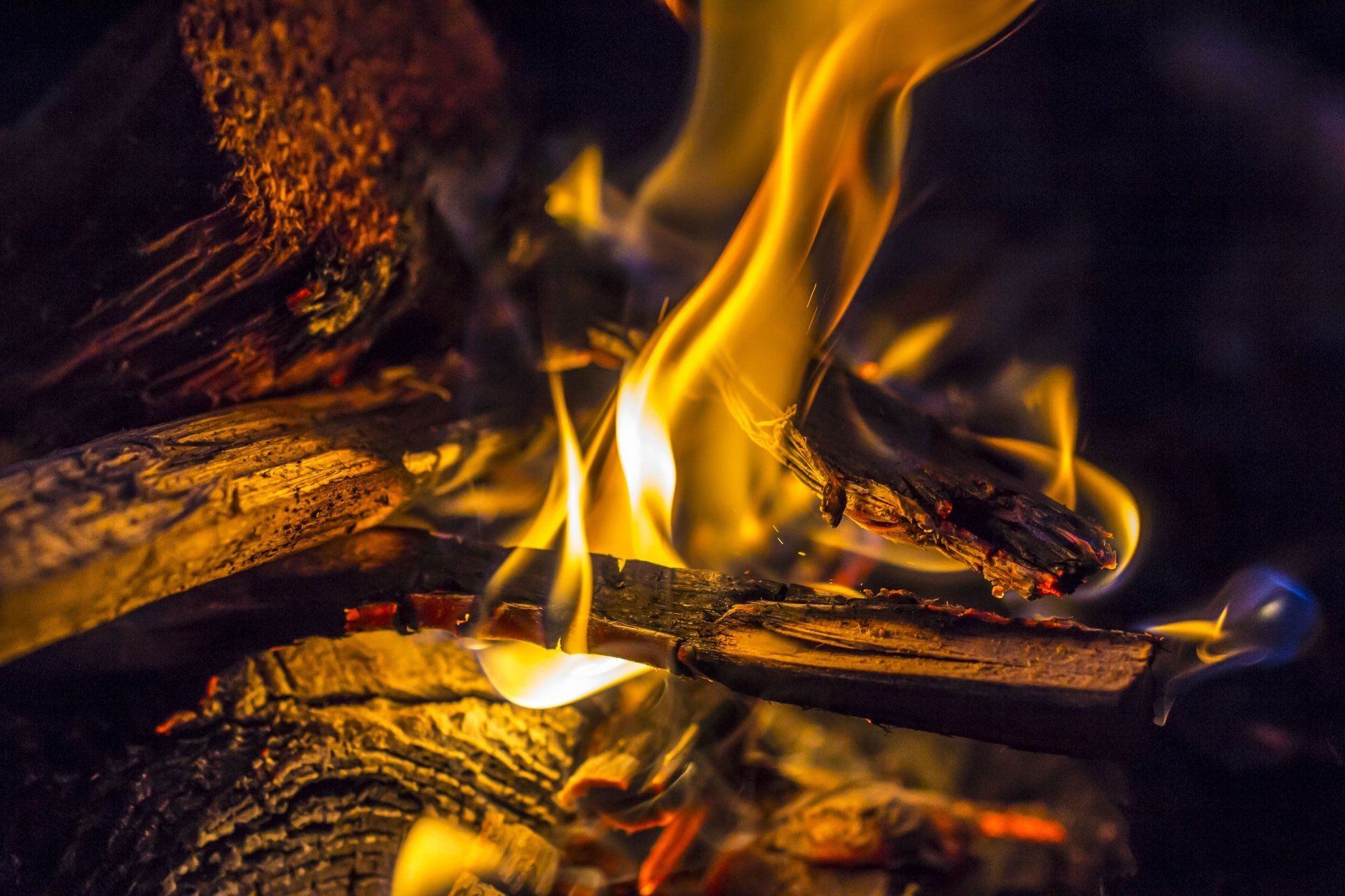 1920x1280 Emberwood Blaze