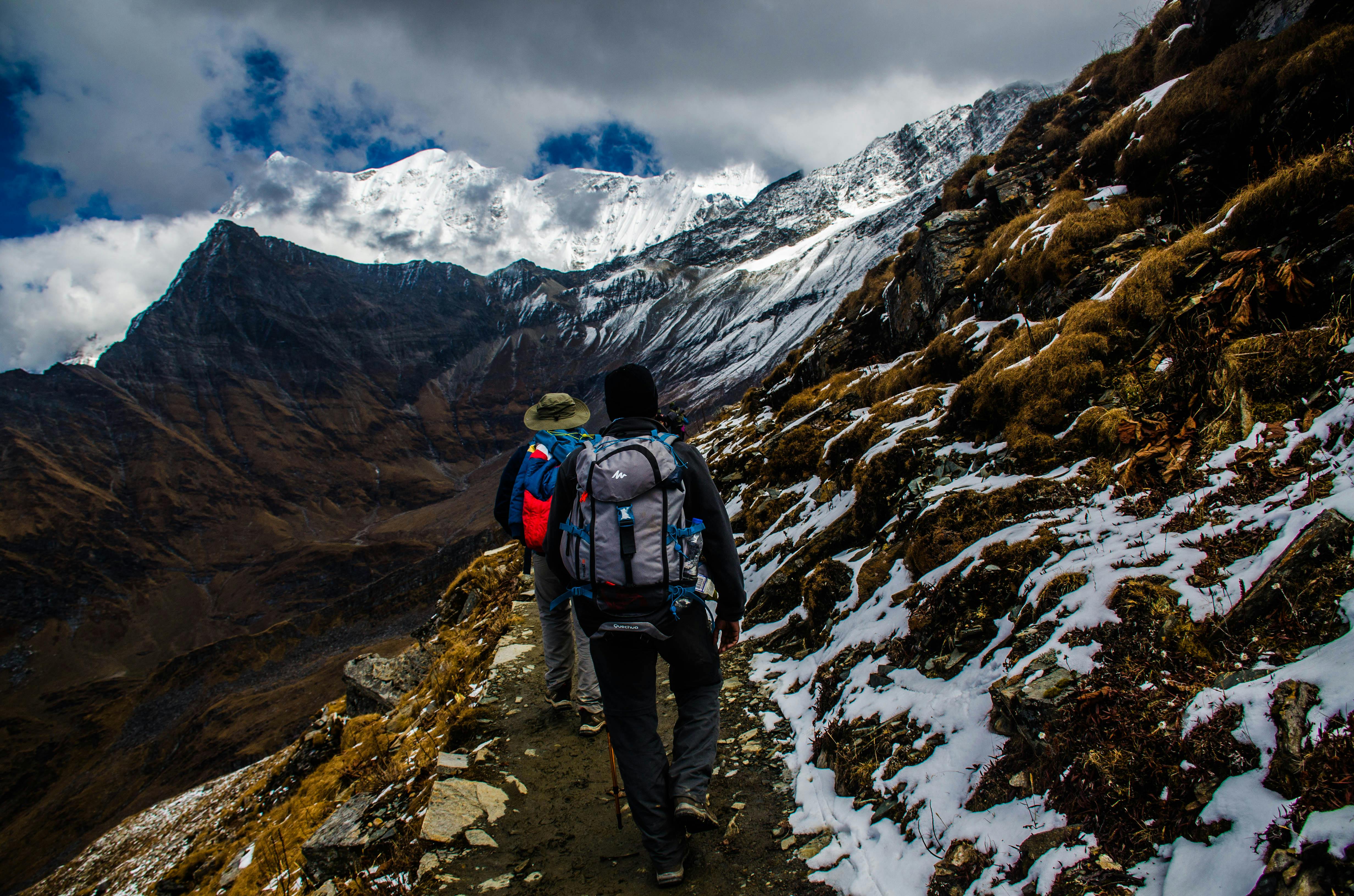 4928x3264 Two Mountaineers in Mountain · Free