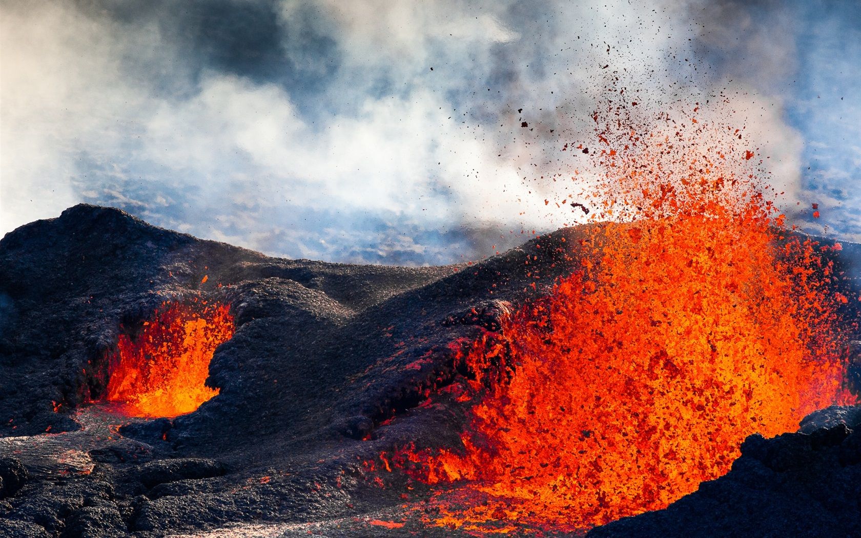 1680x1050 Wallpaper Volcano, stone, magma 1920x1200 Picture, Image