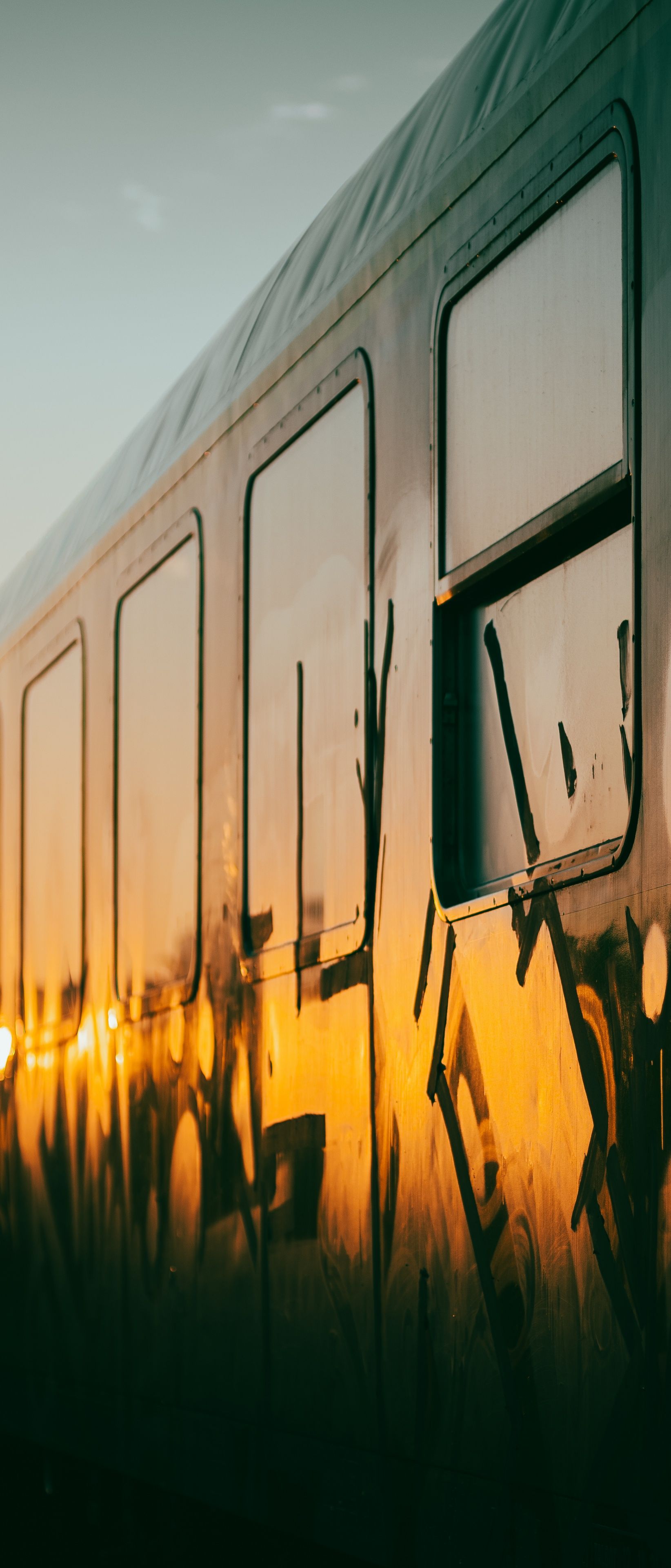 1644x3840 Train 4K UHD Wallpaper for UltraHD Desktop and TV : Smartphone and Tablet Devices