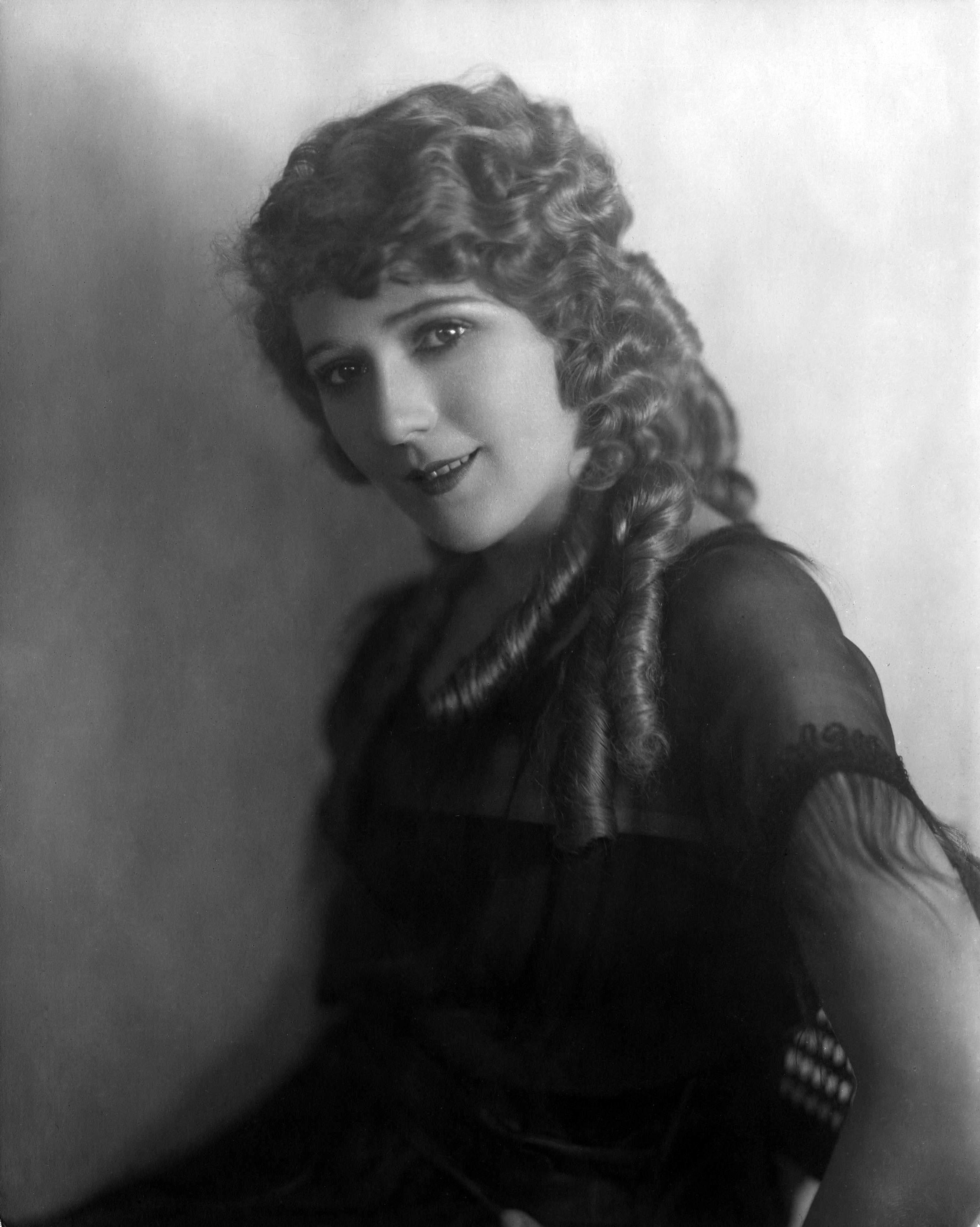 2377x2974 Mary Pickford NRFPT