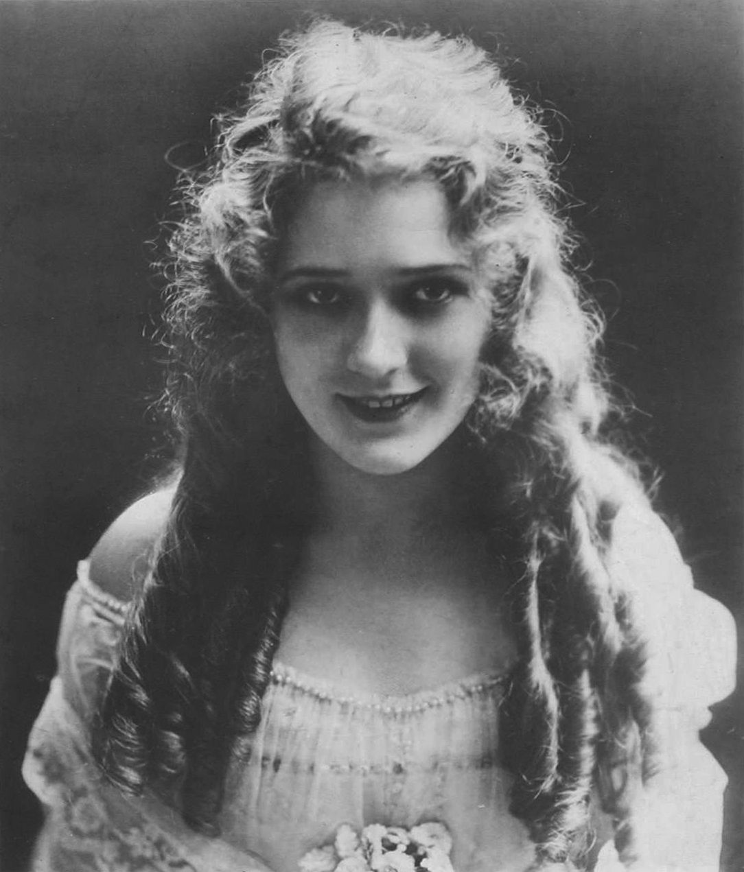 1084x1271 Mary Pickford NRFPT