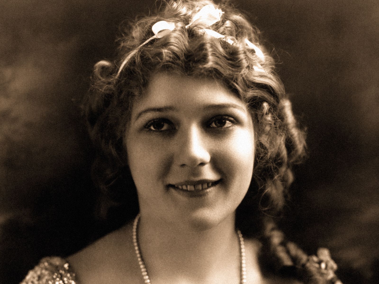 1600x1200 Picture of Mary Pickford, Picture Of Celebrities