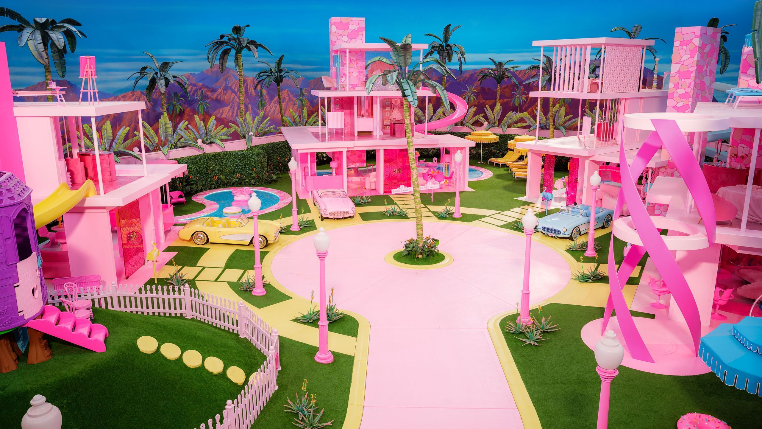 2560x1440 Inside the Barbie Dreamhouse, a fuchsia fantasy inspired by Palm Springs. House & Garden