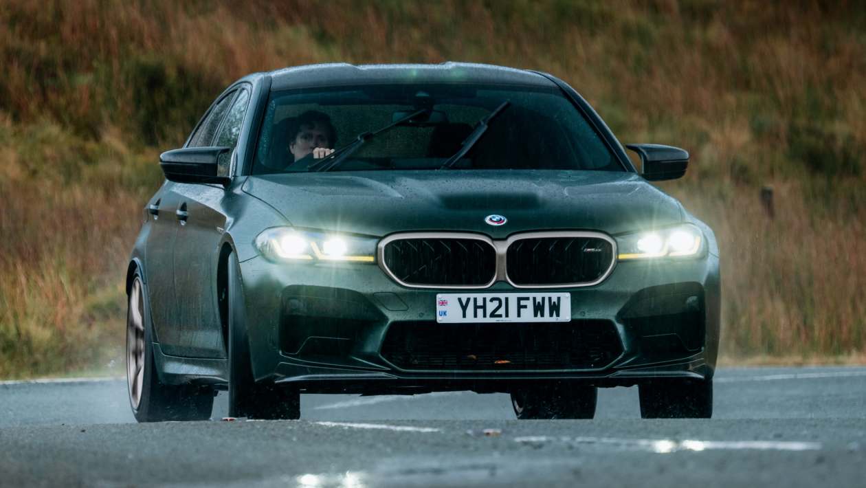 1260x710 BMW M5 CS (F 2021 2023) Review