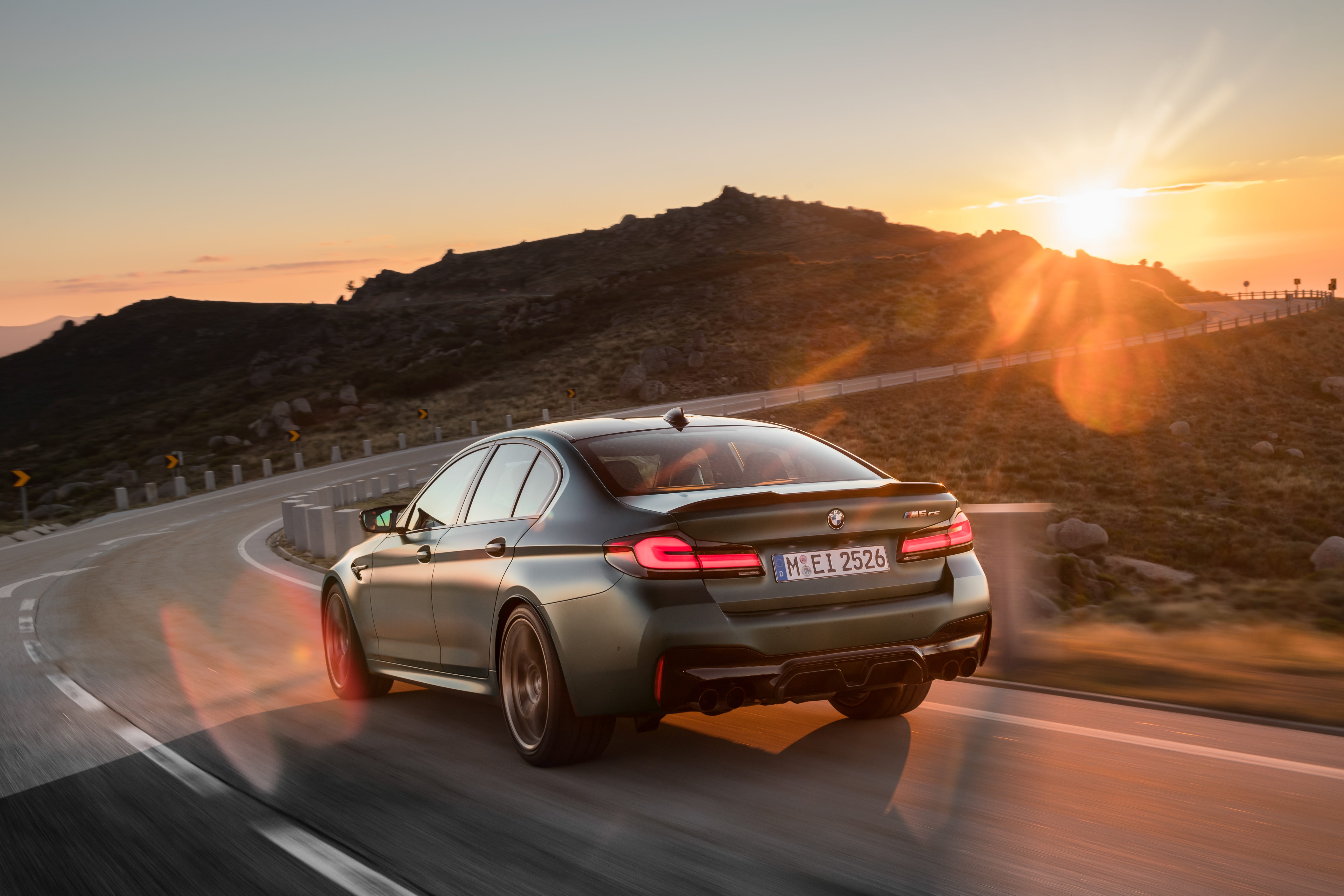5568x3712 View Photo of the 2022 BMW M5 CS