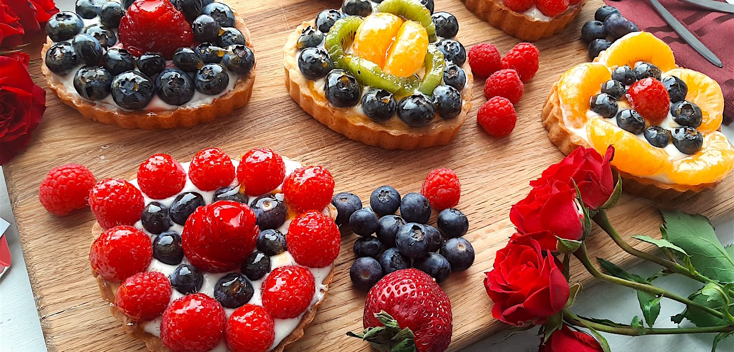 1500x720 Easy Mini Fruit Tarts in Heart Tins and Spice