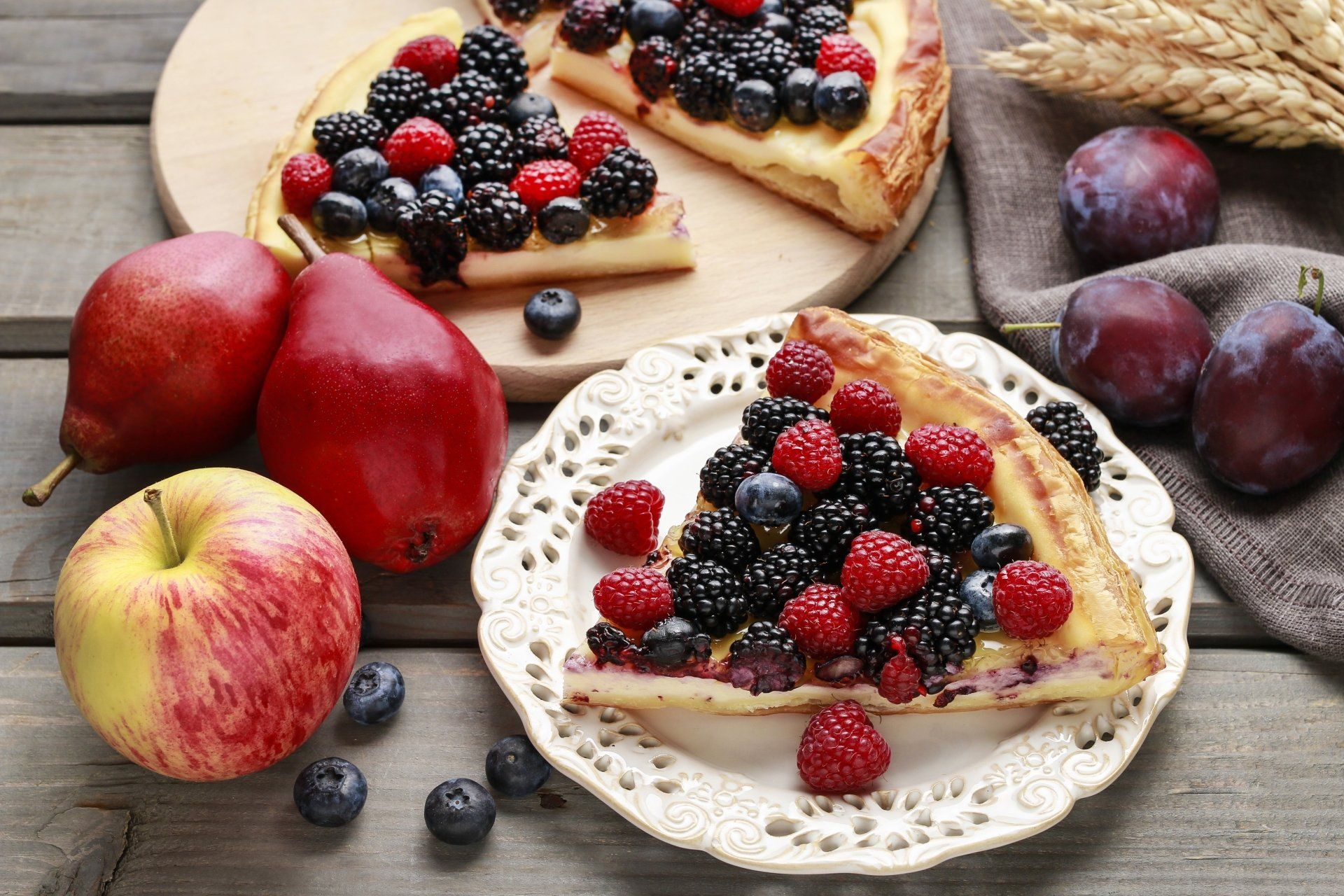 1920x1280 Delicious Mixed Berry & Fruit TartK Ultra HD Dessert Still Life Wallpaper