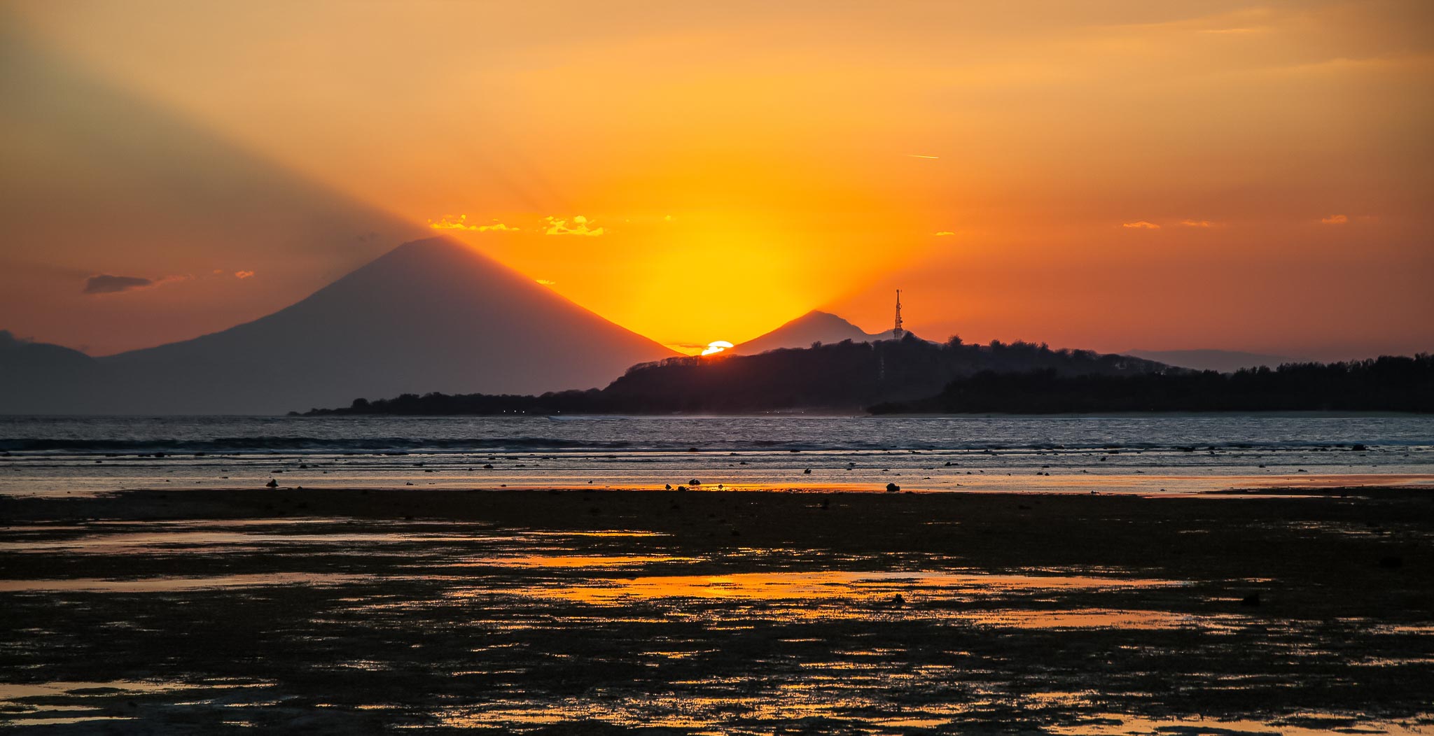 2048x1052 Gili Air Shark Villas. Luxury Private Villas on Gili Air