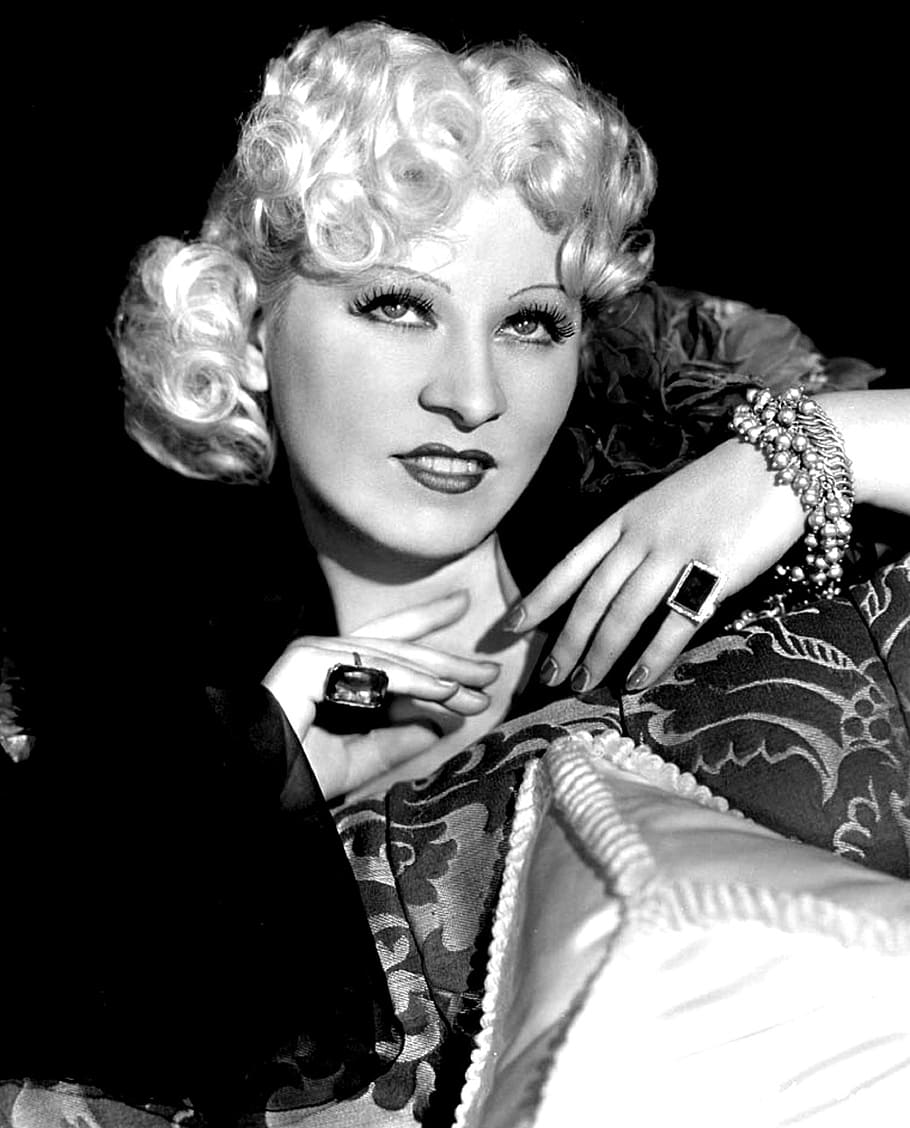 910x1128 Mae west 1080P, 2K, 4K, 5K HD wallpaper free download