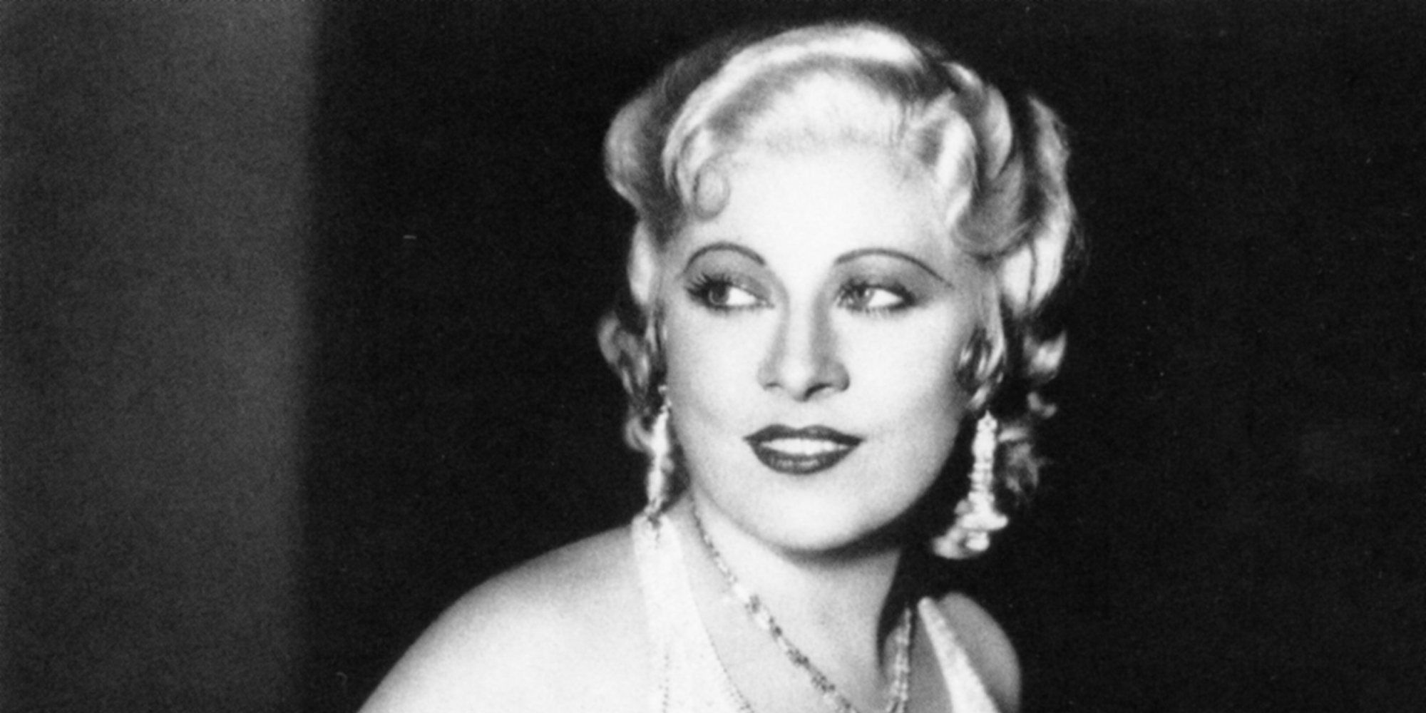 2000x1000 Mae West HD