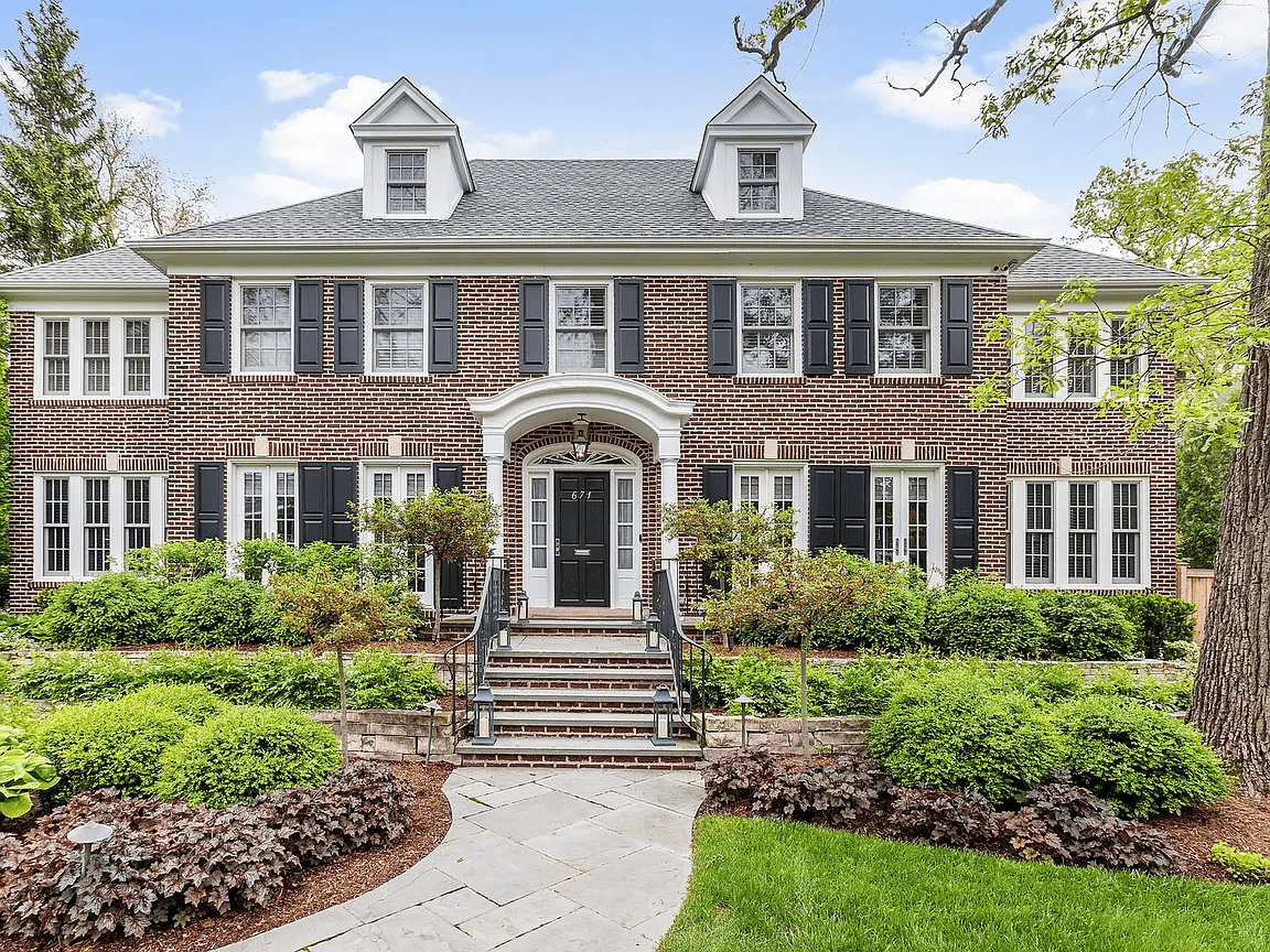 1152x864 Home Alone' house up at $7M