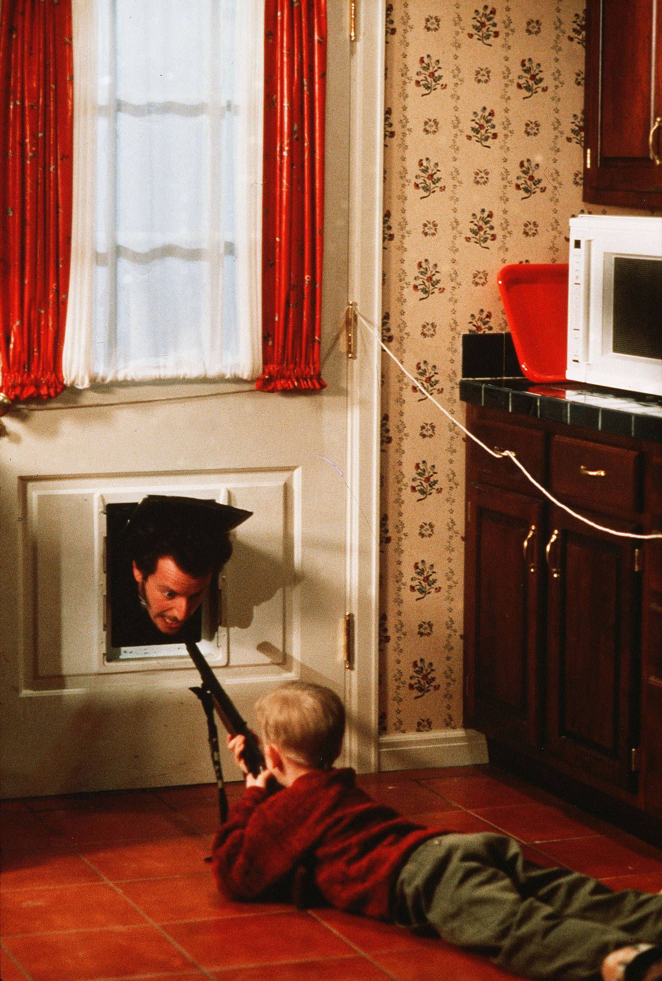 1296x1920 Download Home Alone Ambush Wallpaper