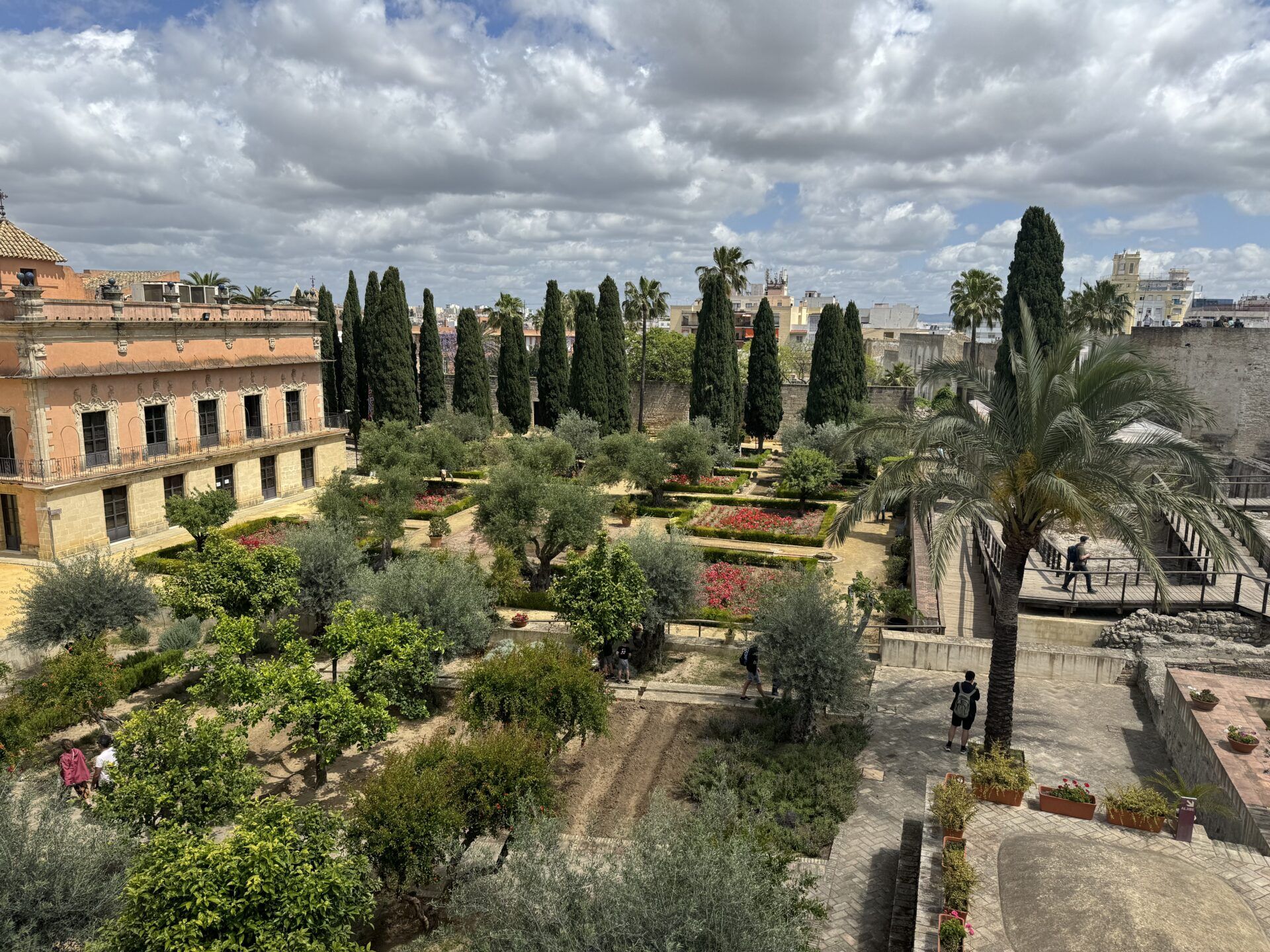 1920x1440 Alcázar de Jerez de la Frontera, Spain