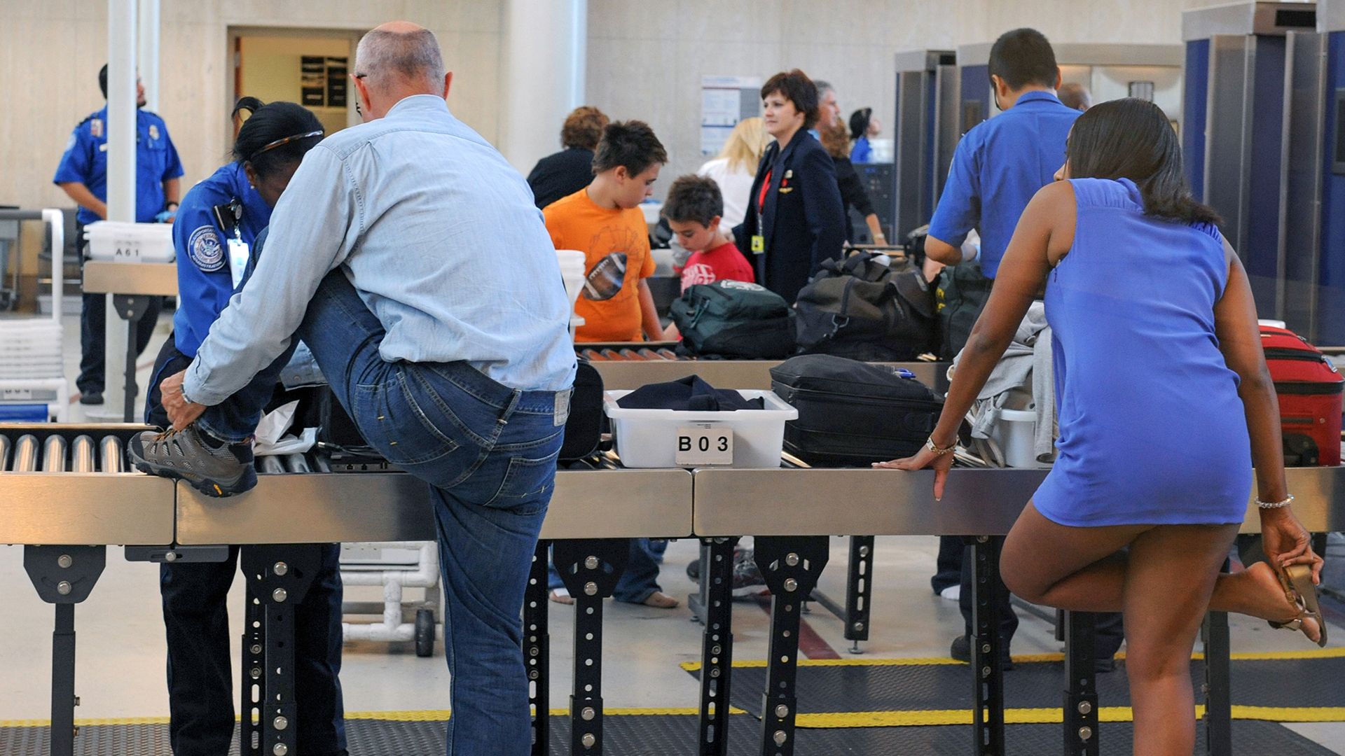 1920x1080 Worst shoes to wear through TSA security check at the airport revealed will expose you to fungus and injuries