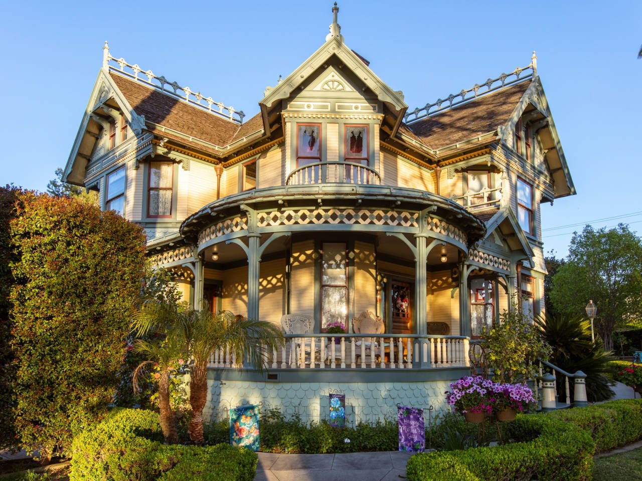1280x960 The Wallpaper Inside This California Victorian Costs More Than a Lot of Homes