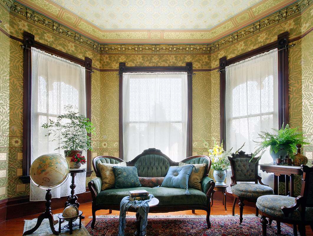1062x800 Boutique Printers Keep Historic Wallpaper Alive