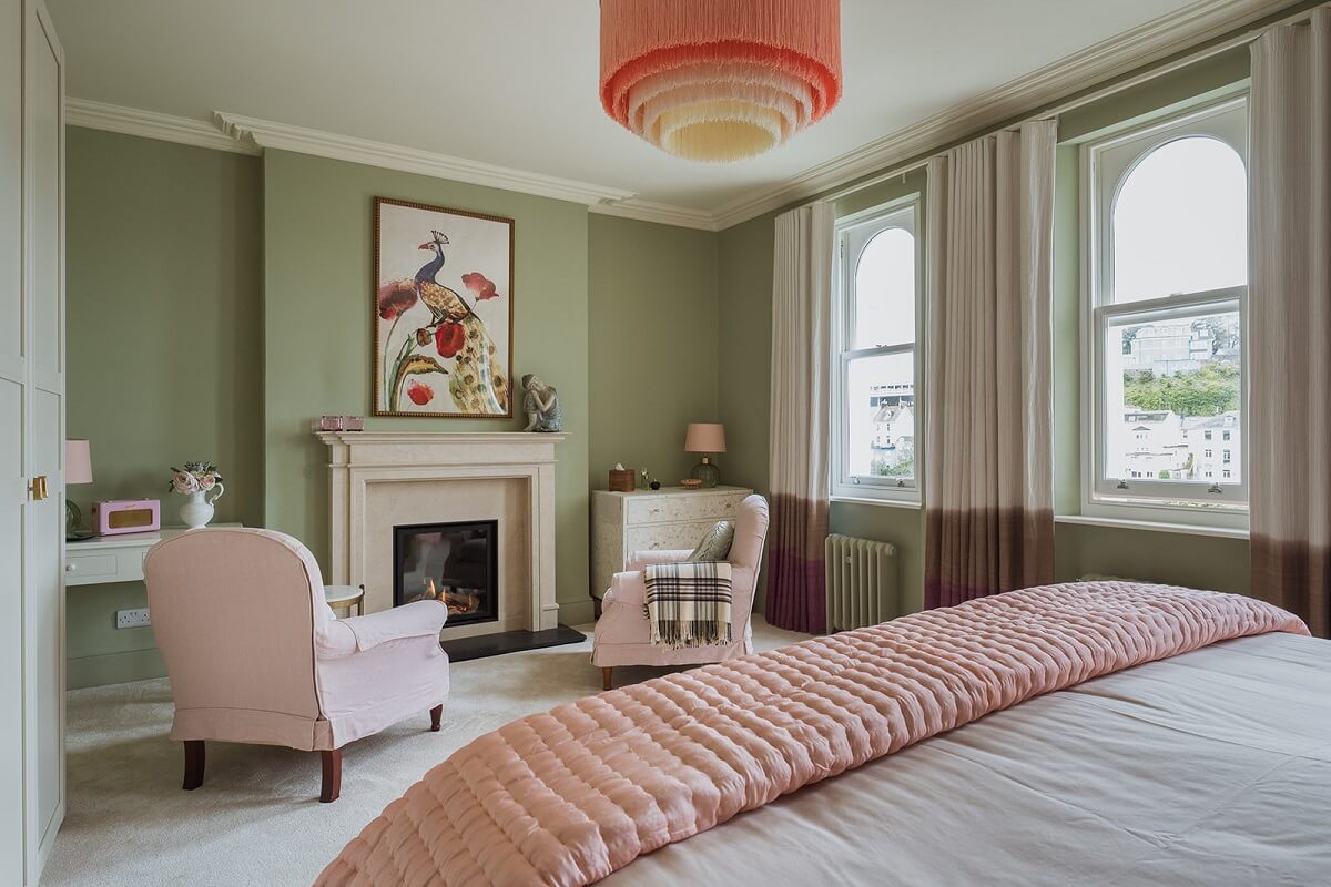 1200x800 Colorful Interiors and Wallpaper in a Victorian House