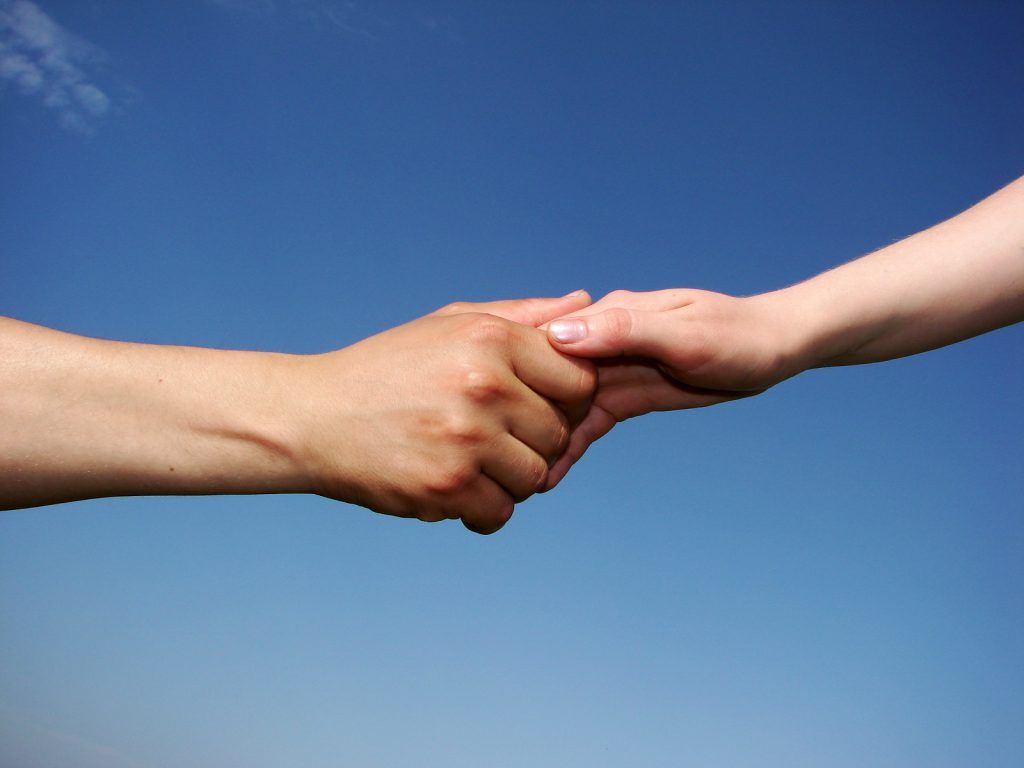 1024x768 Can Helping Others Make You Happier?. Vantage Point Recovery