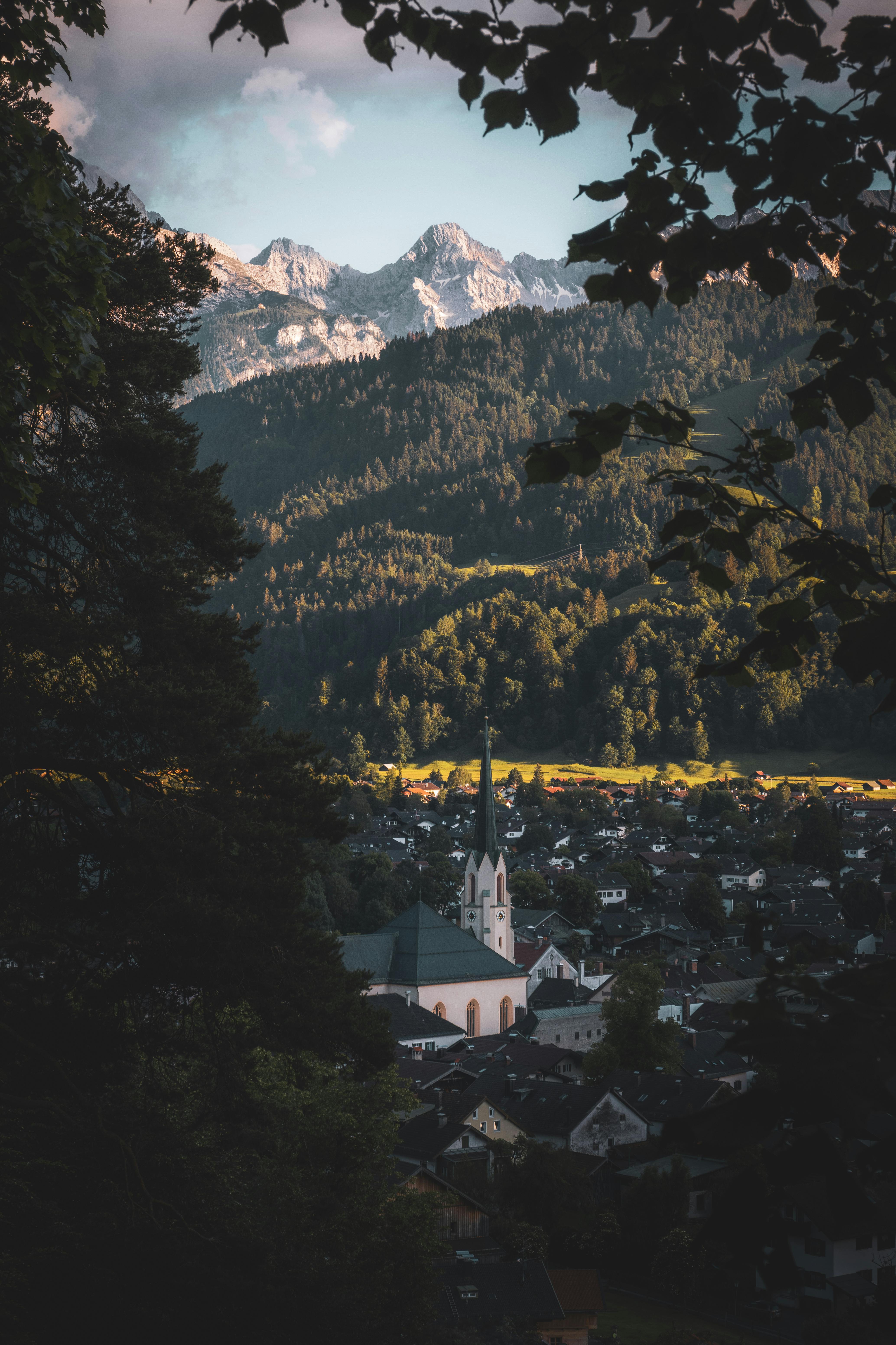 4135x6203 Partenkirchen old town and mountains · Free