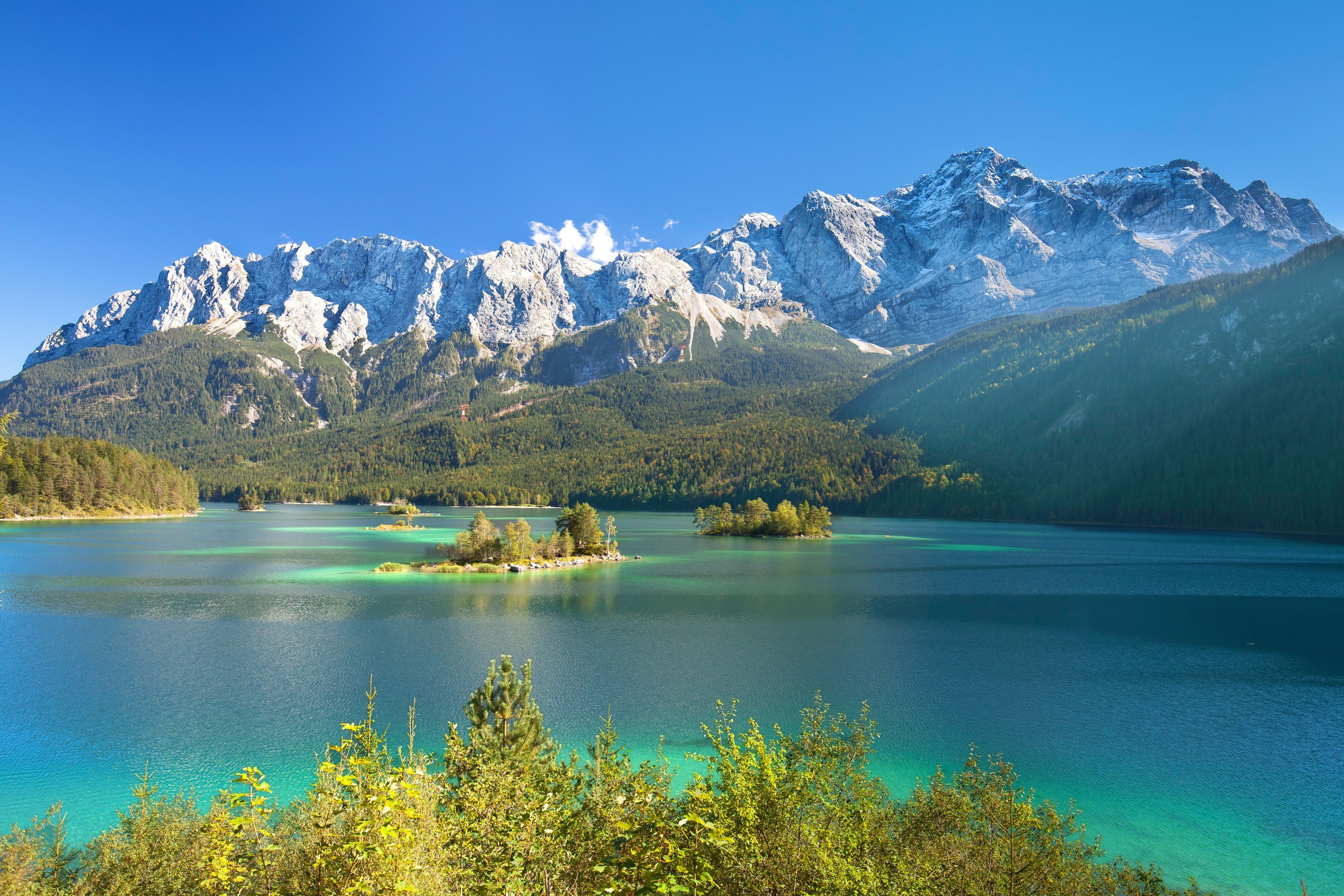 3000x2000 Garmisch Partenkirchen in a nutshell. At the foot of the Alps
