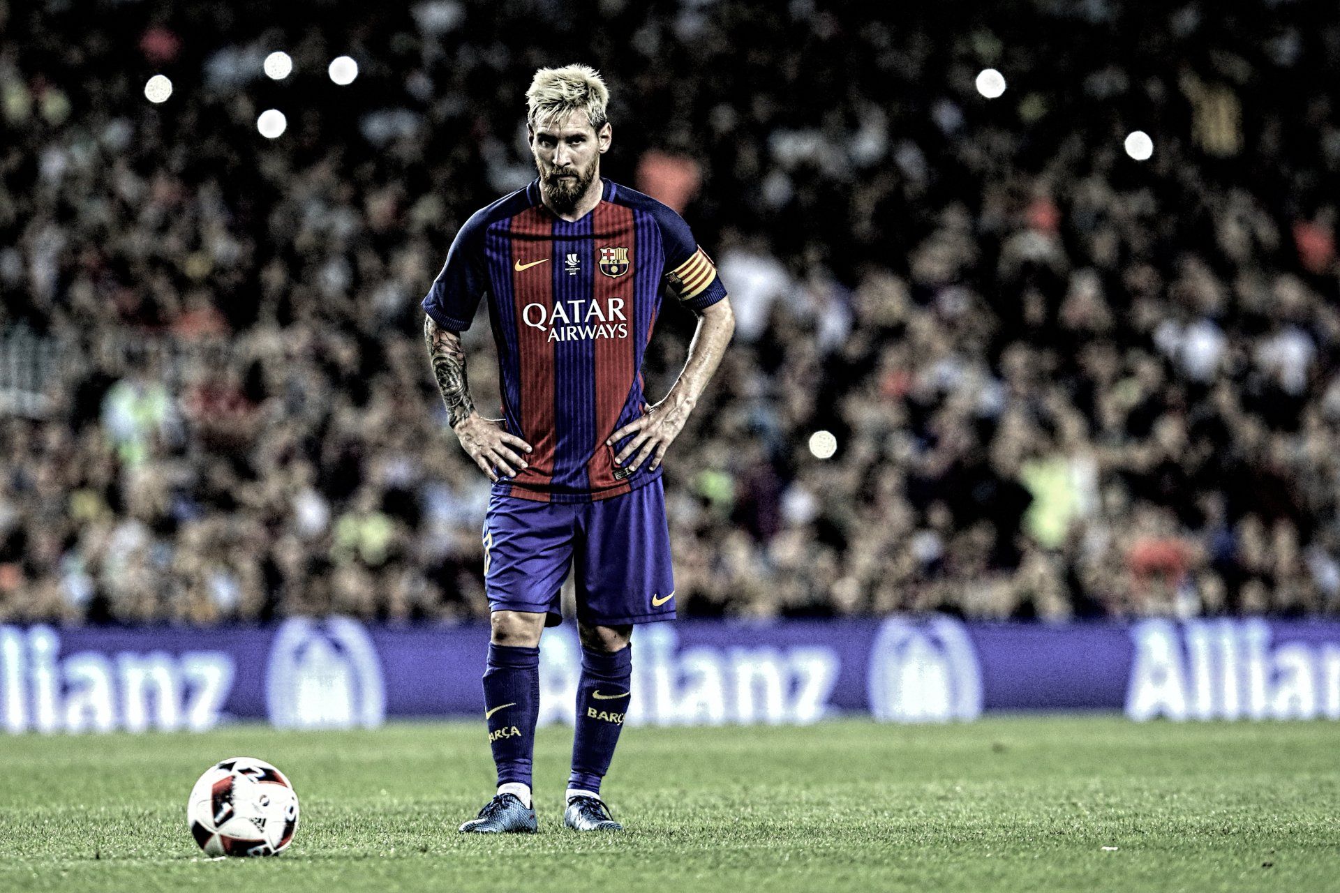 1920x1280 HD Soccer Wallpaper: Iconic Lionel Messi Moment