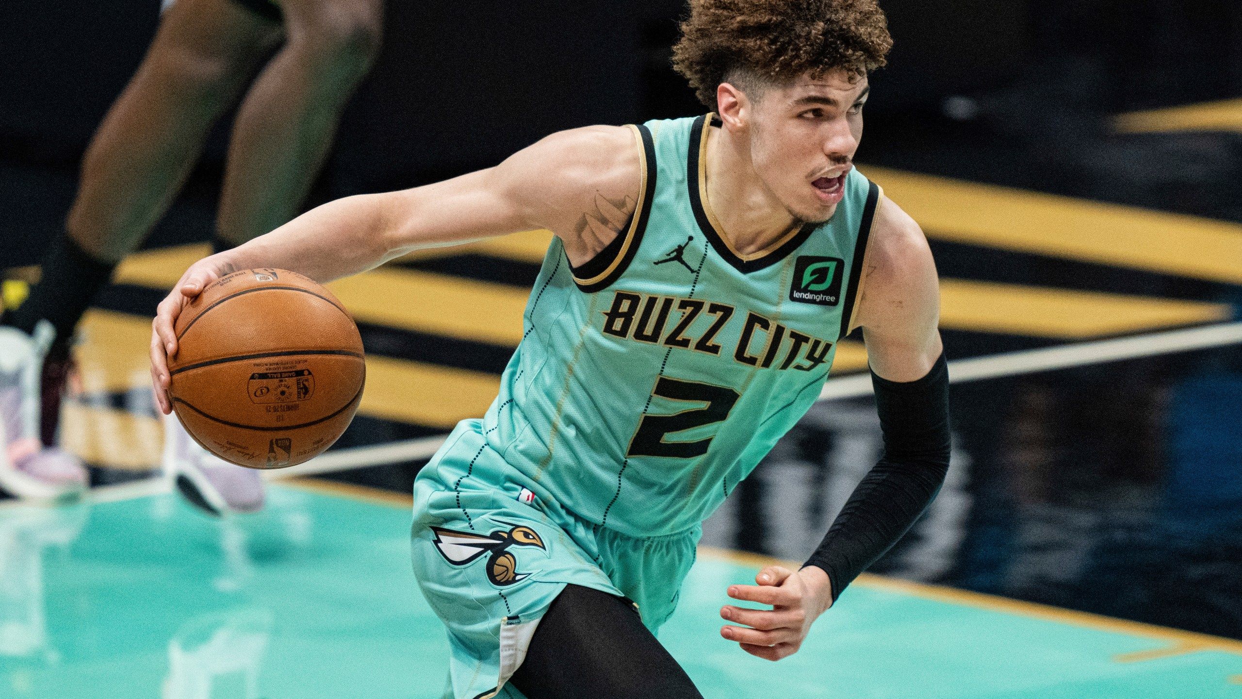 2560x1440 Hornets' LaMelo Ball selected NBA Rookie of the Year