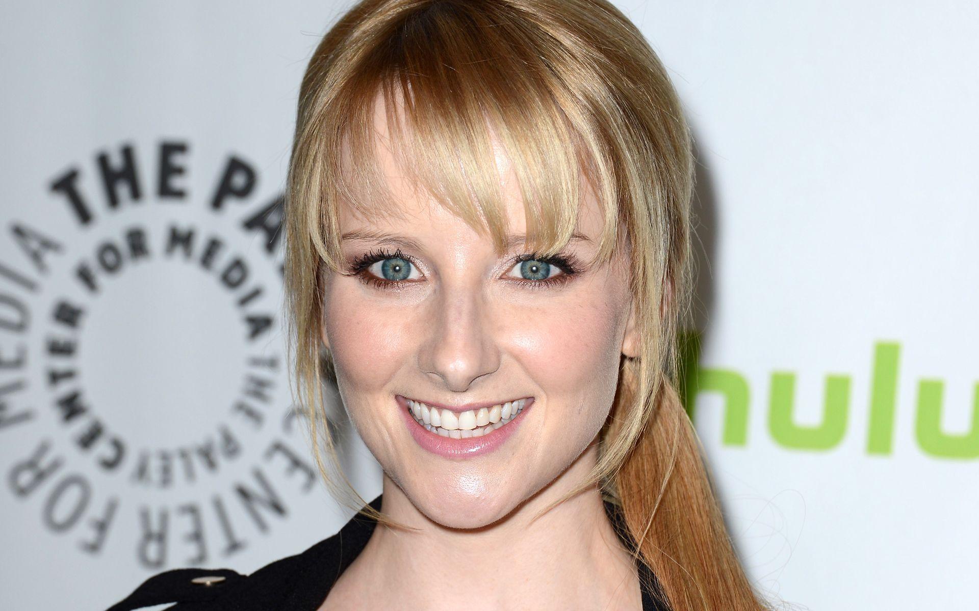 1920x1200 HD Melissa Rauch Wallpaper