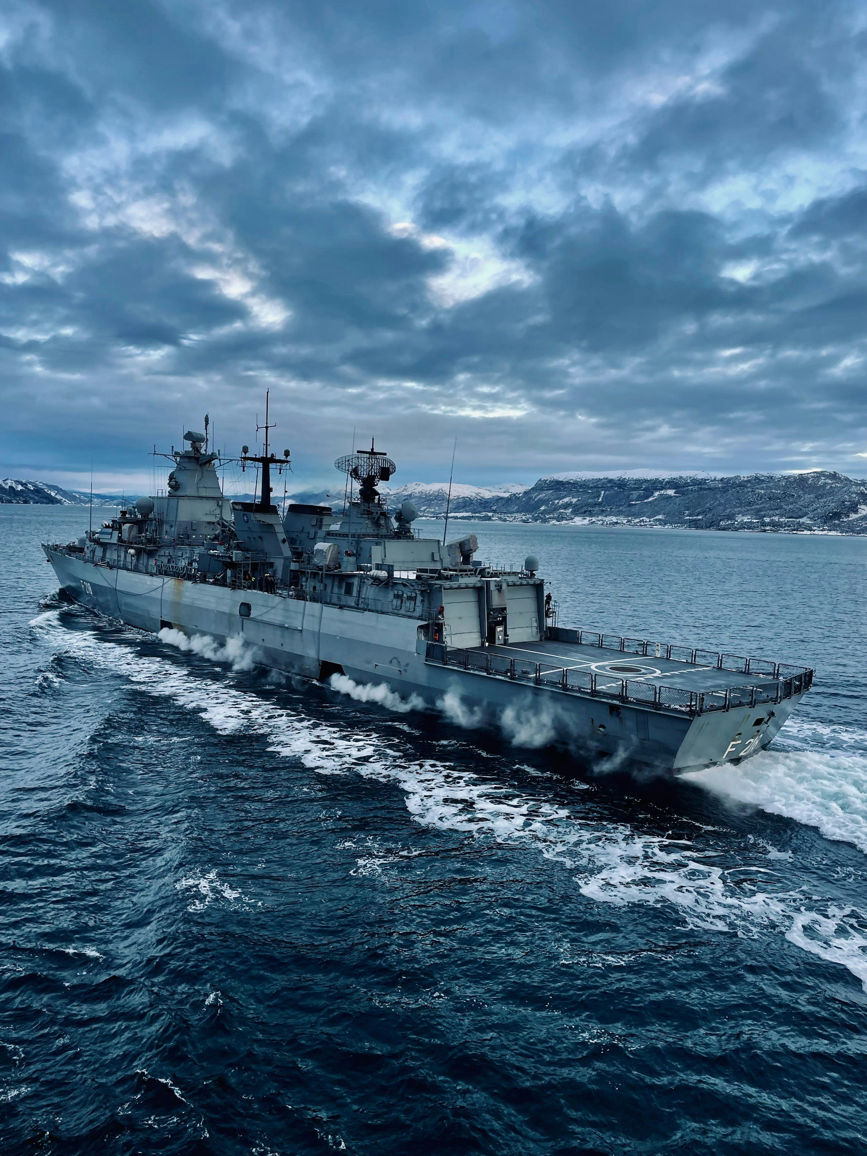 3000x4000 A large military ship in the middle of the ocean photo