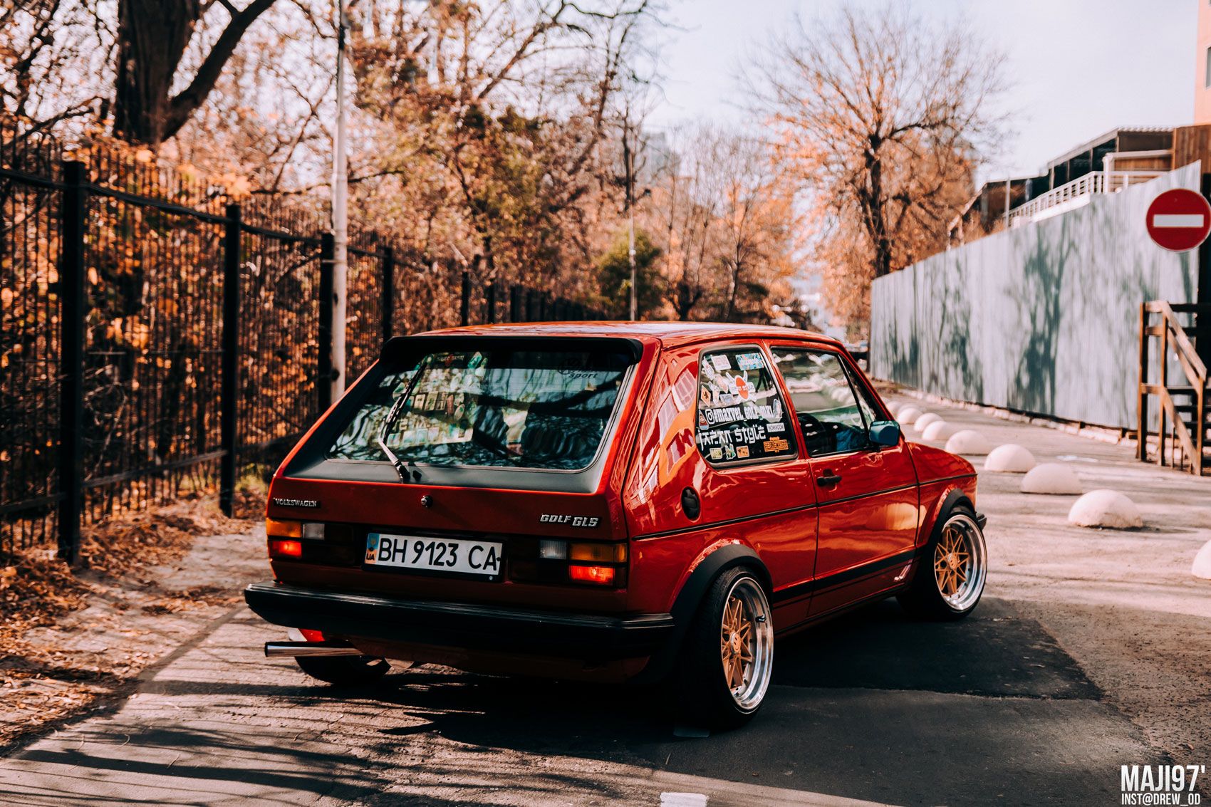 1700x1133 VW Golf MK1 1975