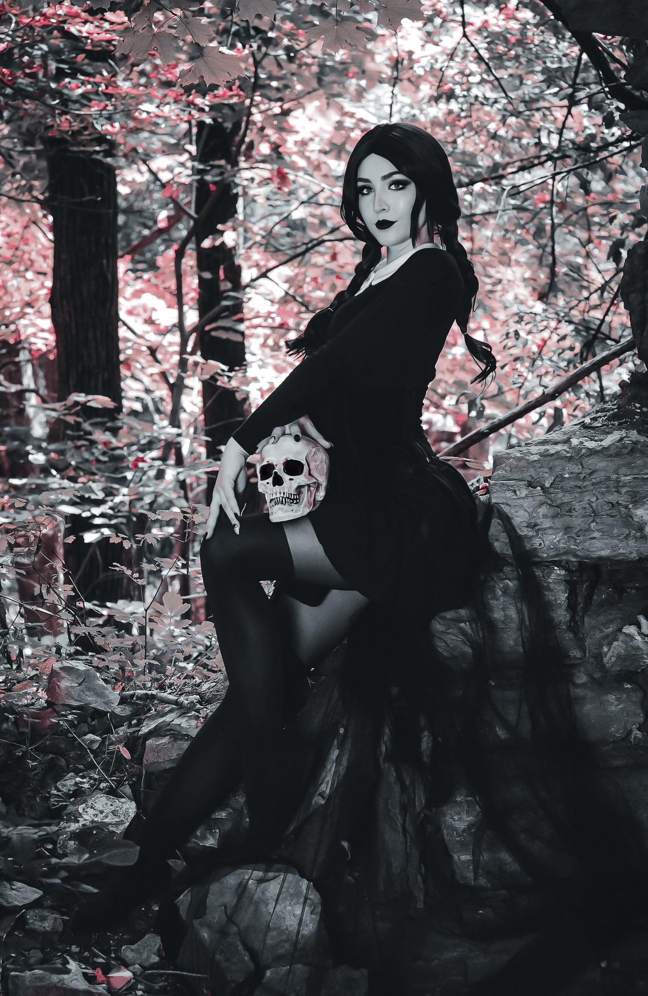 1332x2048 Goth Girl Phone Wallpaper