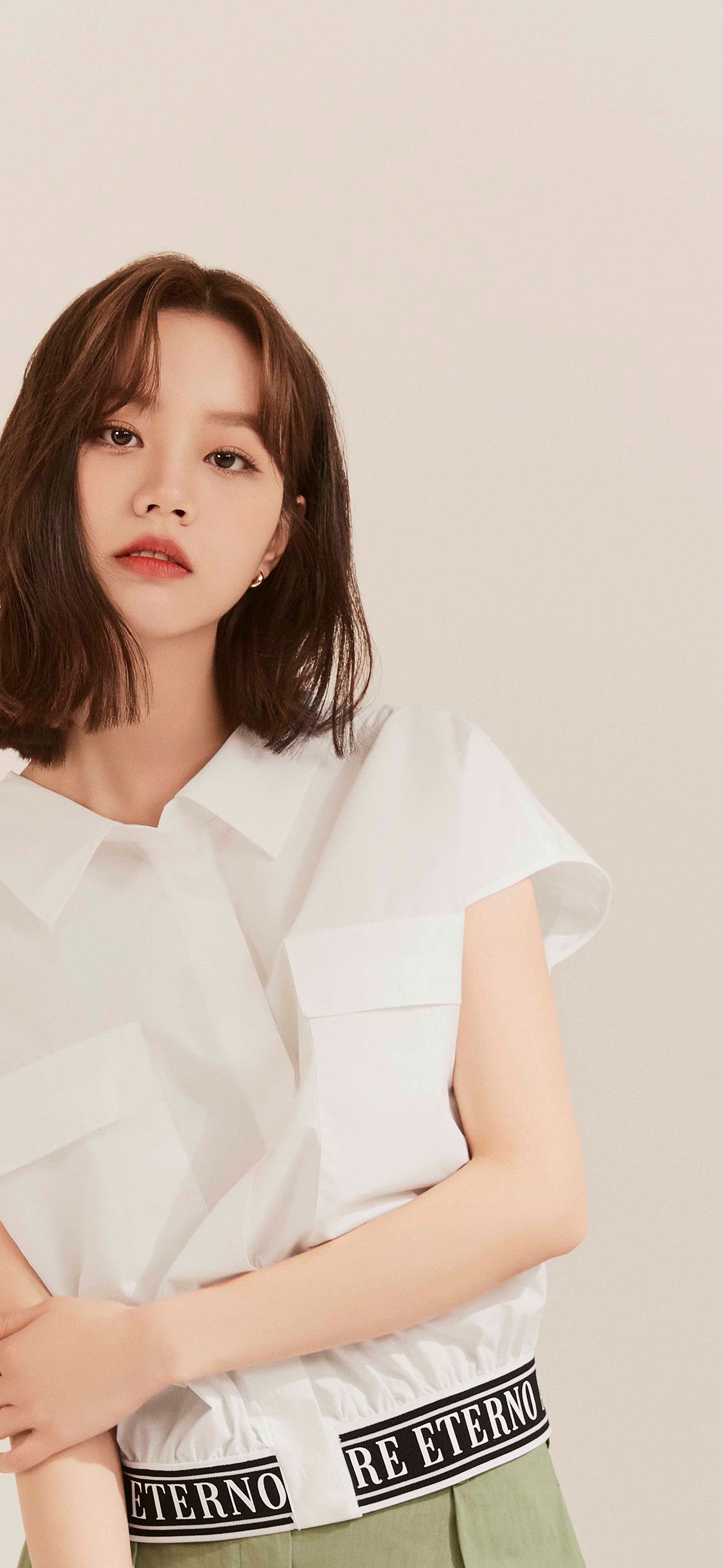 1125x2436 iPhone X wallpaper. hyeri girl spring model kpop