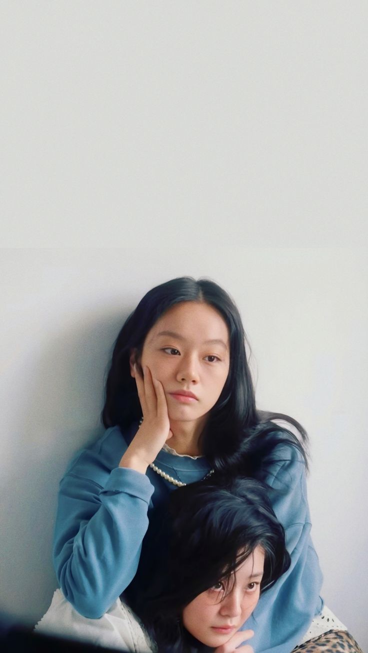 736x1307 Hyeri Subin Wallpaper