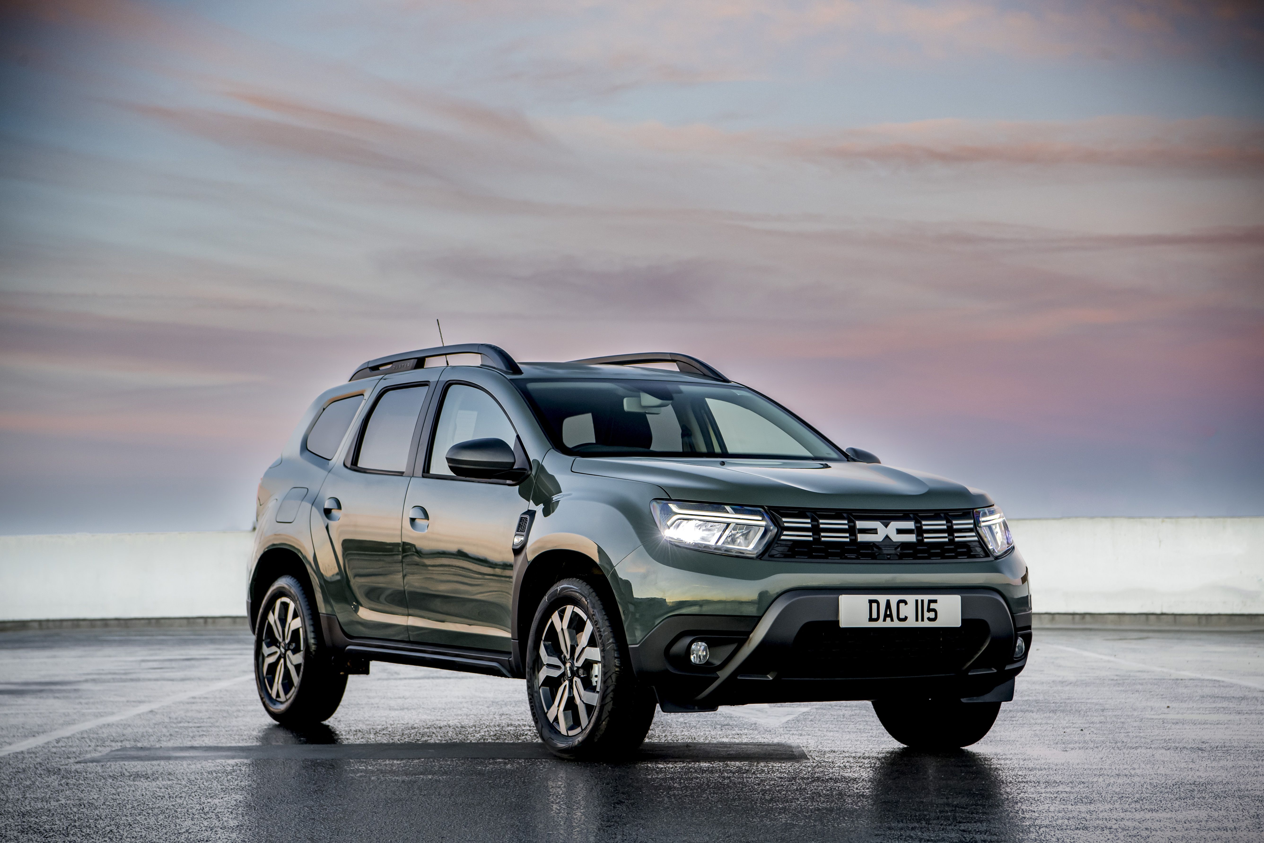 5345x3563 Download Vehicle Dacia Duster 4k Ultra HD Wallpaper