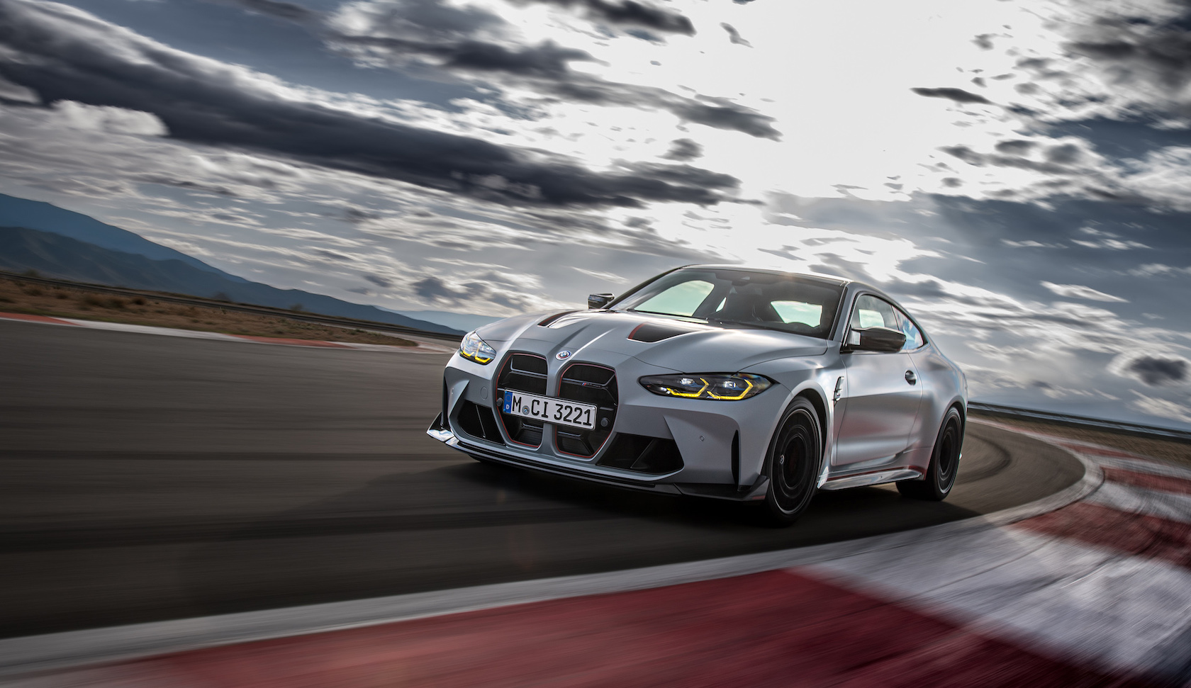 1680x971 The BMW M4 CSL is a legend reimagined
