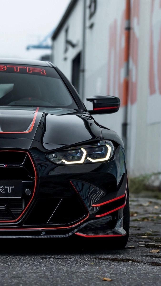 676x1201 BMW M4