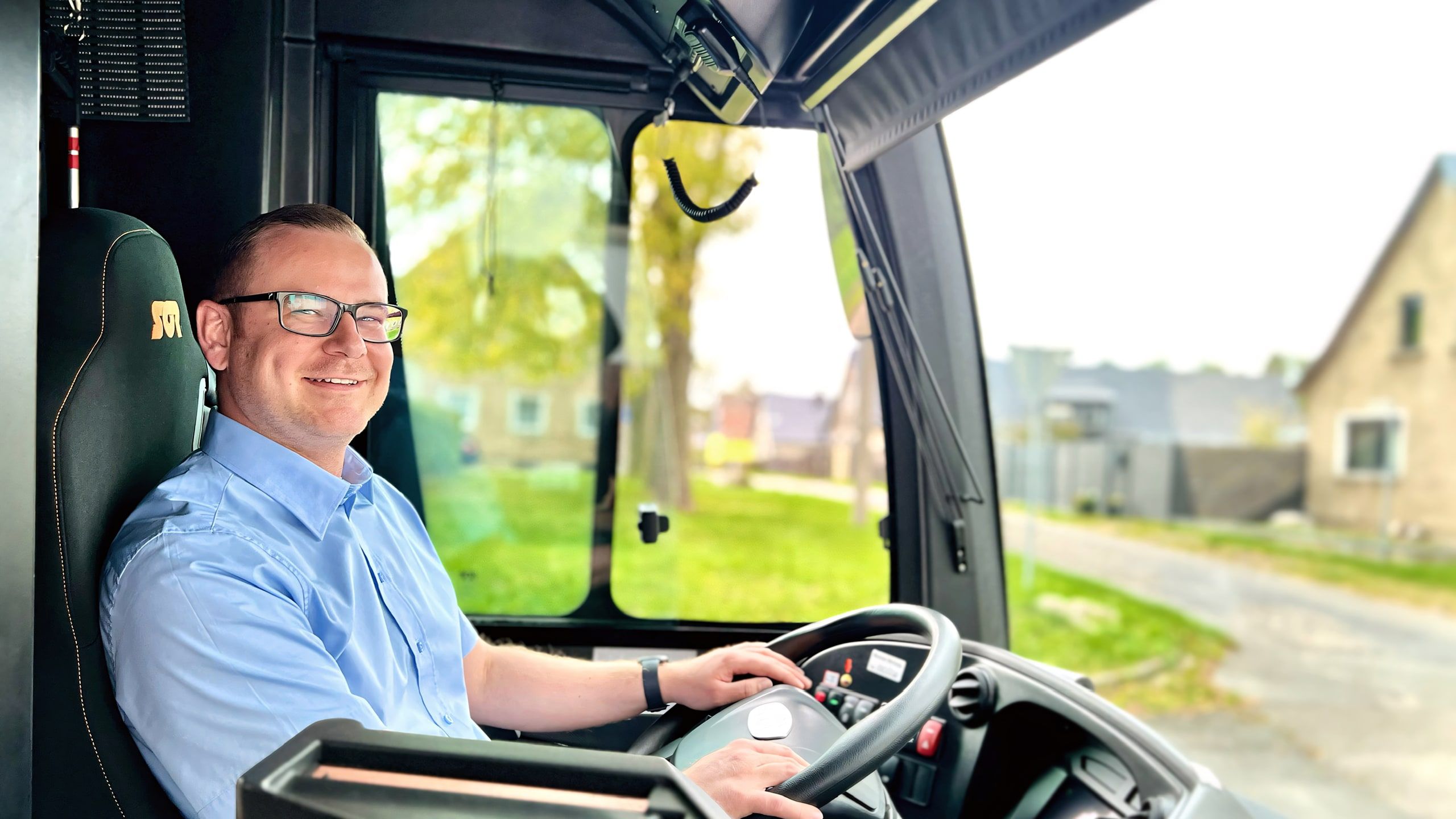 Bus Driver Wallpapers - Top Free Bus Driver Backgrounds - WallpaperAccess