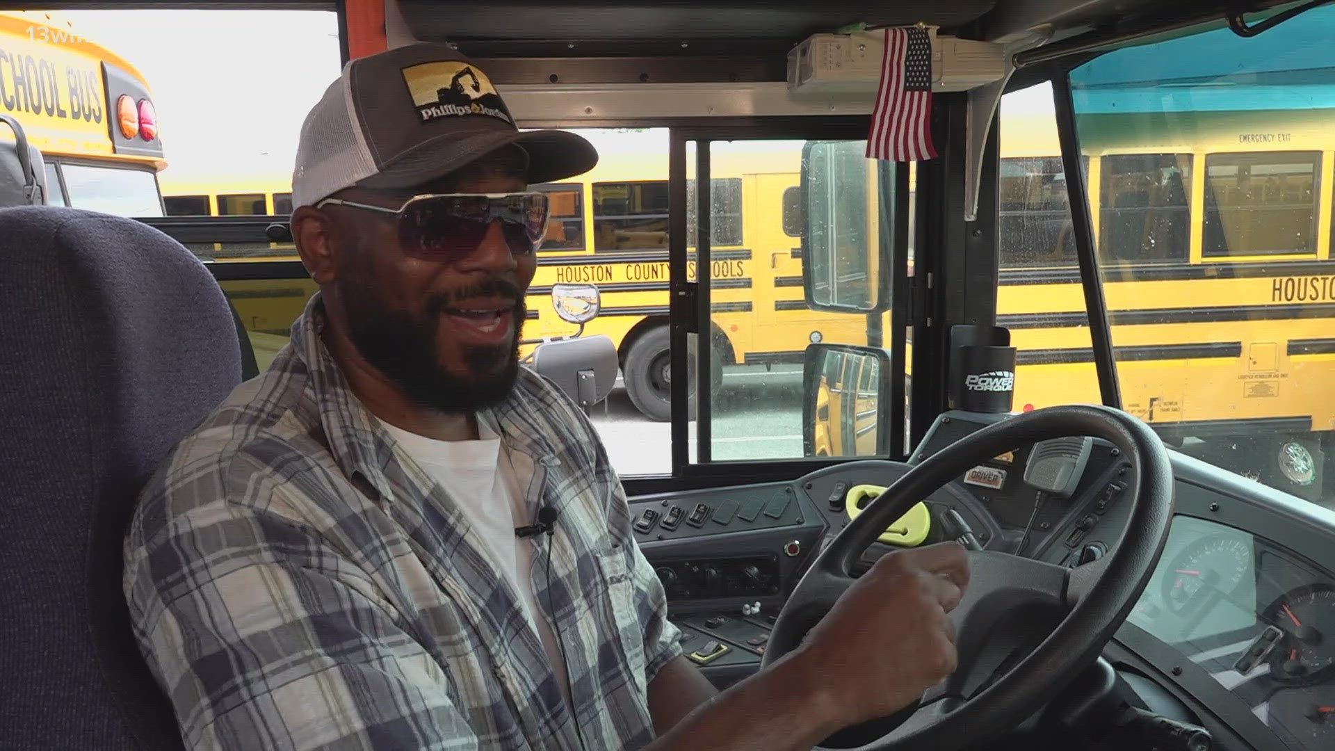 Bus Driver Wallpapers - Top Free Bus Driver Backgrounds - WallpaperAccess