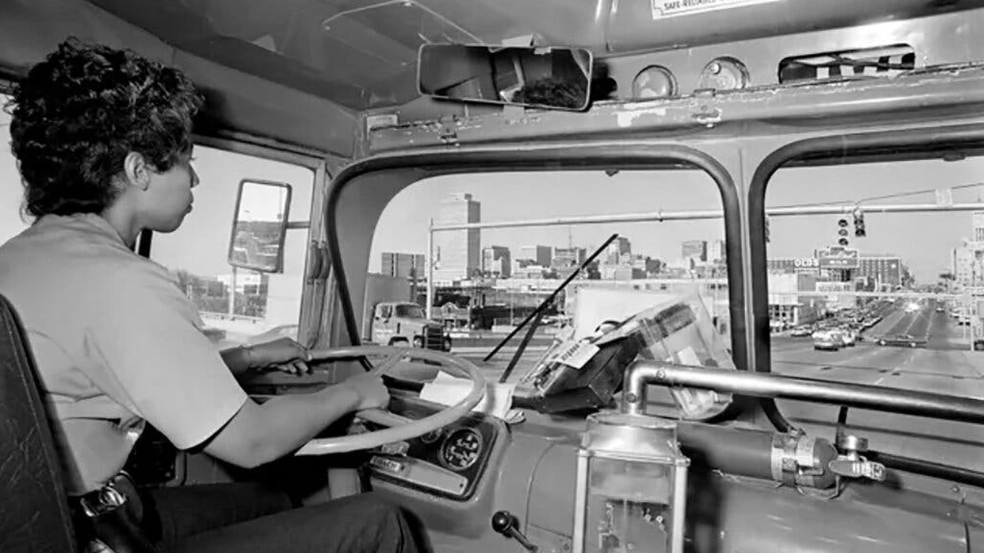 Bus Driver Wallpapers - Top Free Bus Driver Backgrounds - WallpaperAccess