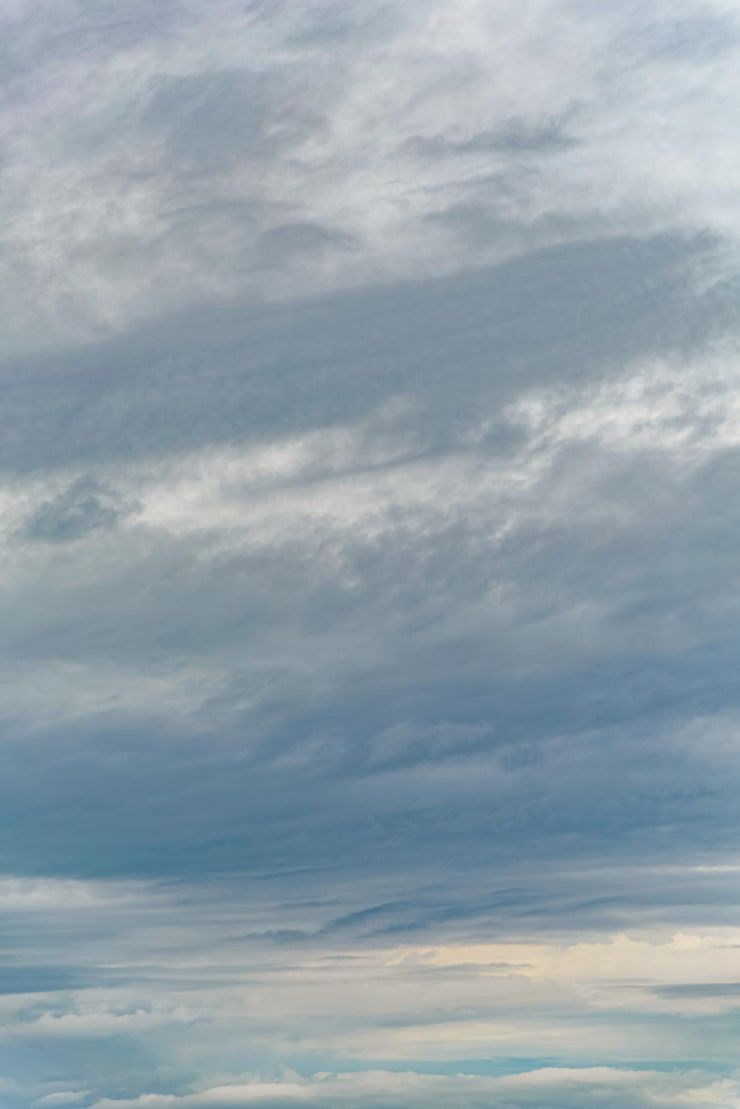 740x1109 Overcast sky gradient Image