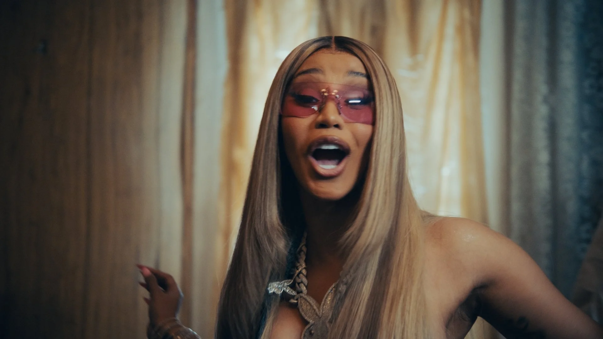 1920x1080 latto feat. cardi b it on da floor again